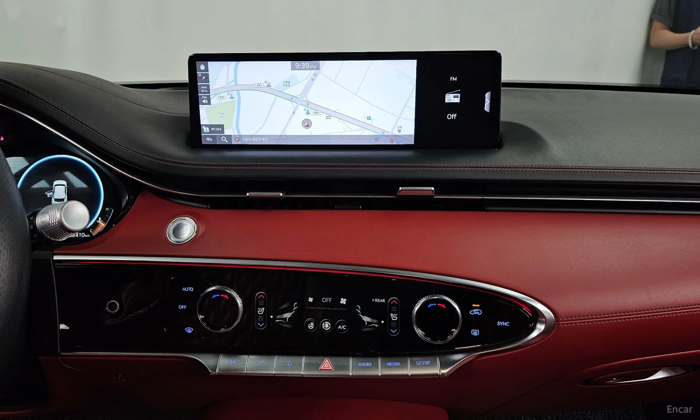 Genesis GV70 превью 14