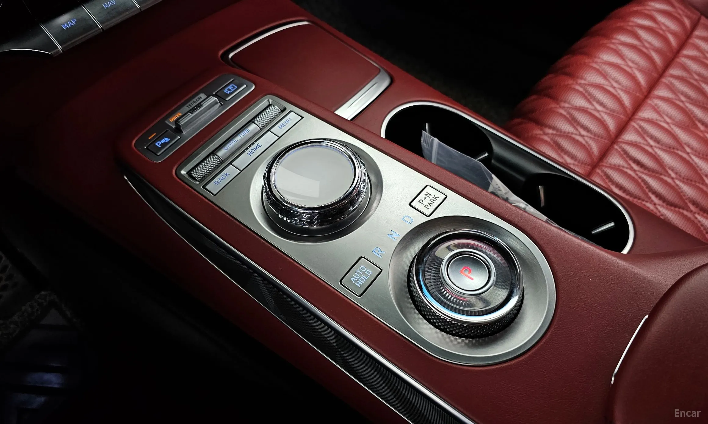 Genesis GV70 превью 9