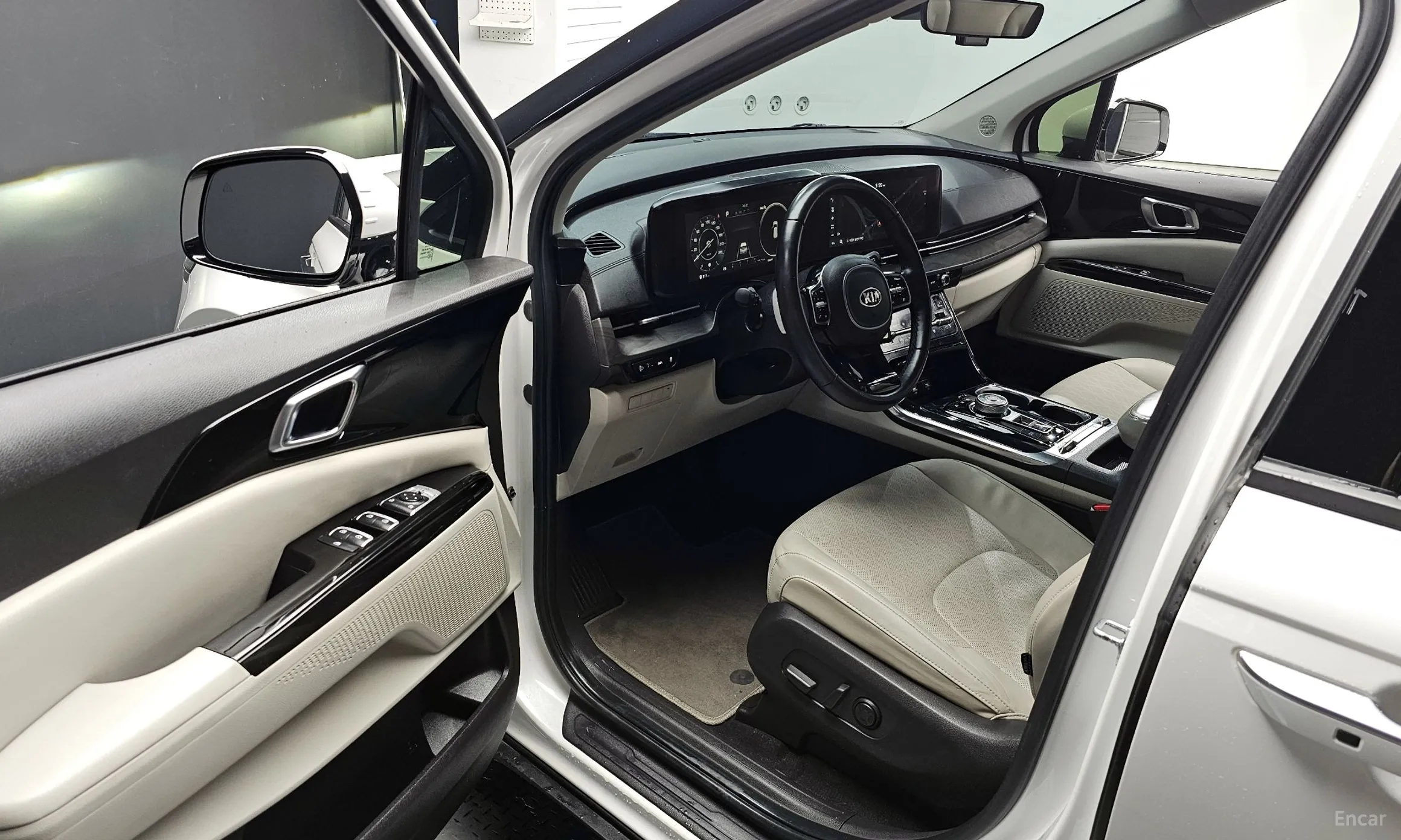 Kia Carnival Gen 4 превью 10
