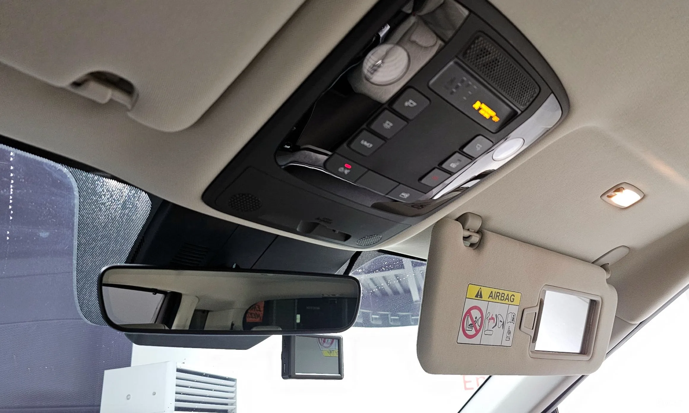 Kia Carnival Gen 4 превью 19