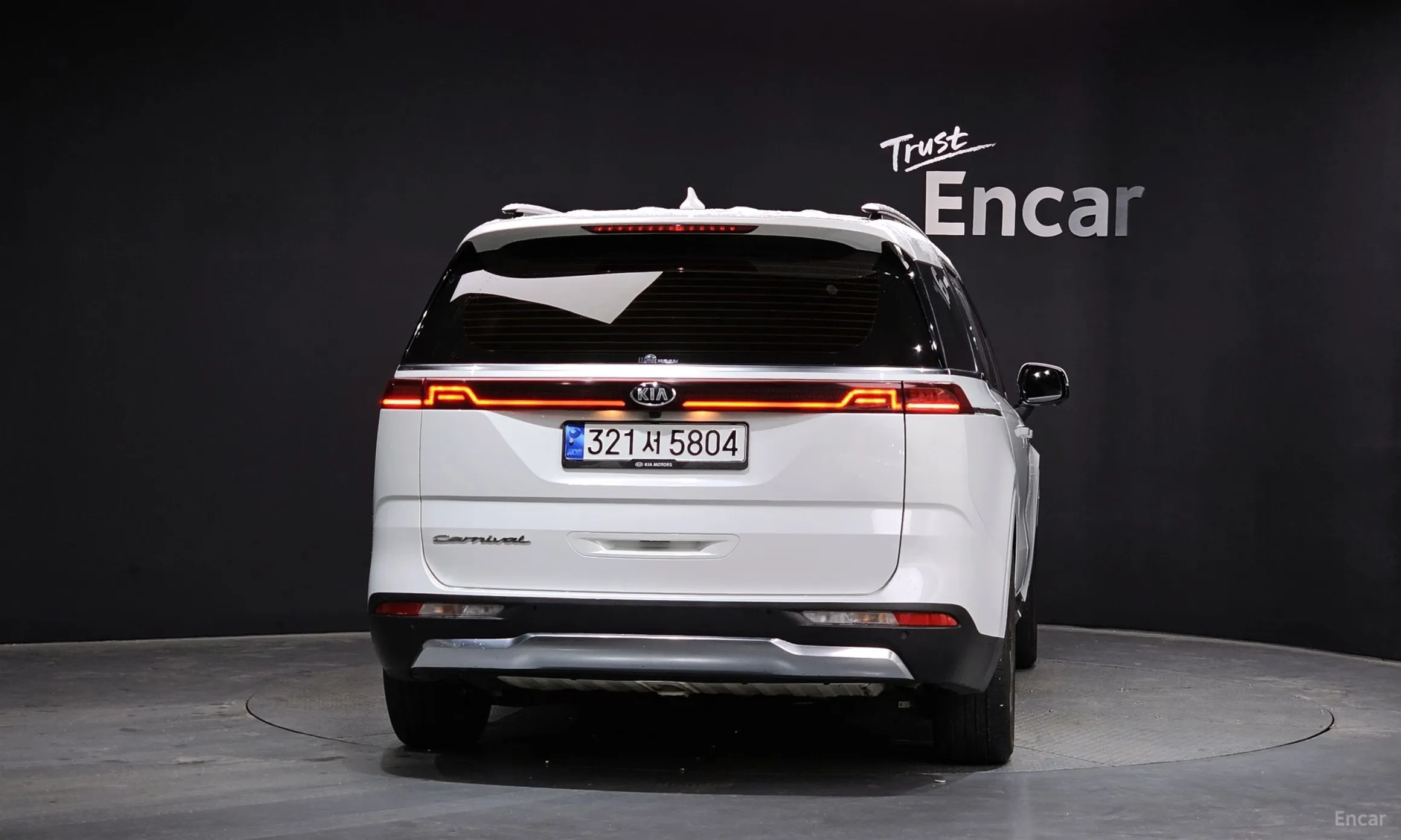 Kia Carnival Gen 4 превью 4