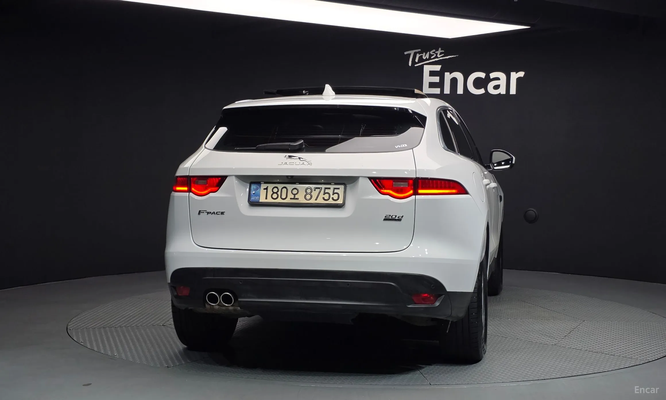 Jaguar F-PACE превью 4