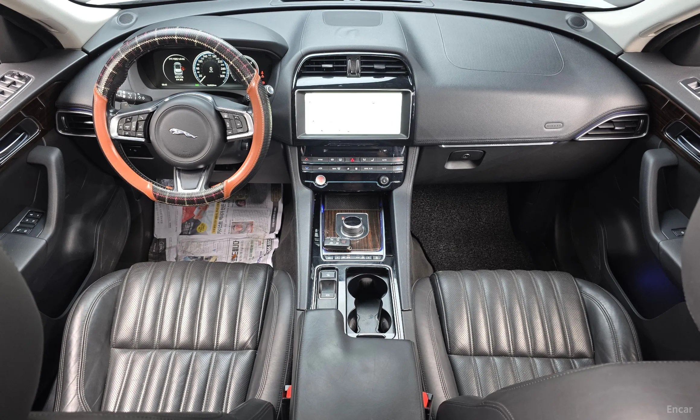 Jaguar F-PACE превью 7
