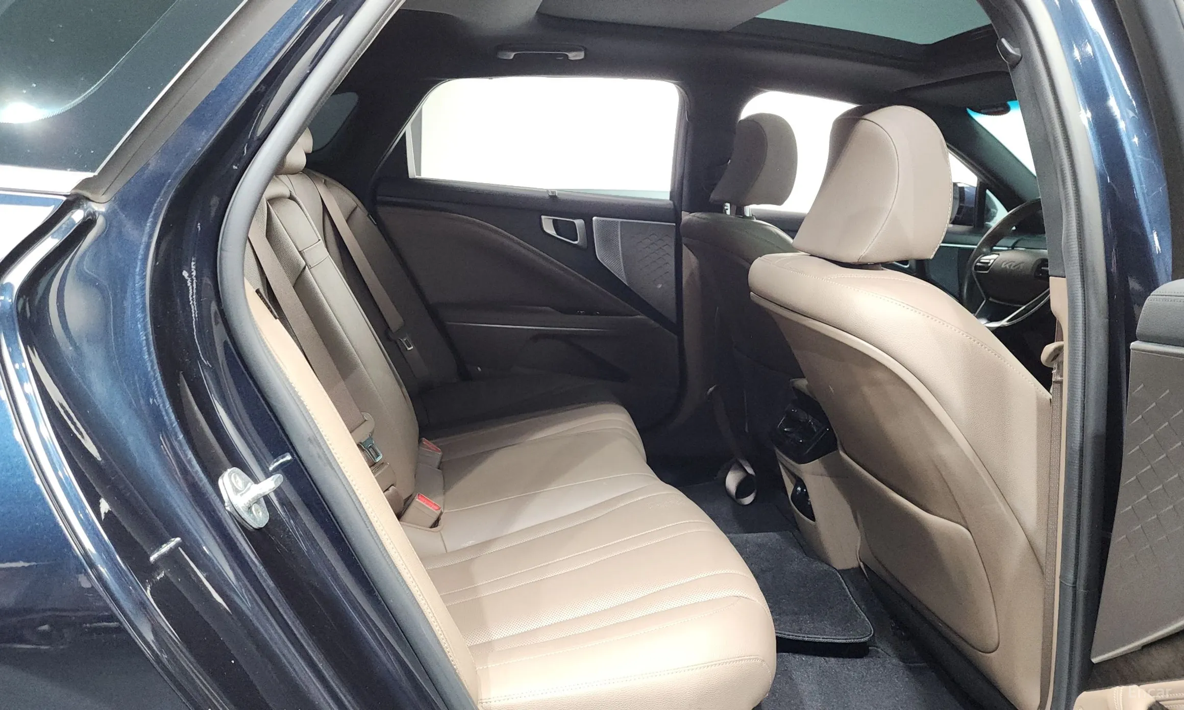 Kia K8 Hybrid превью 12