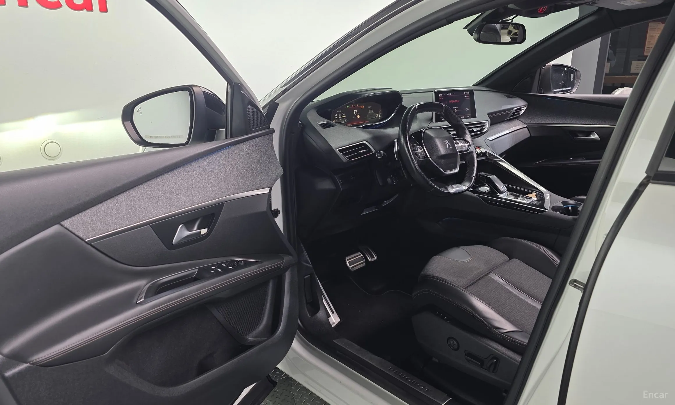 Peugeot 3008 2nd generation превью 10