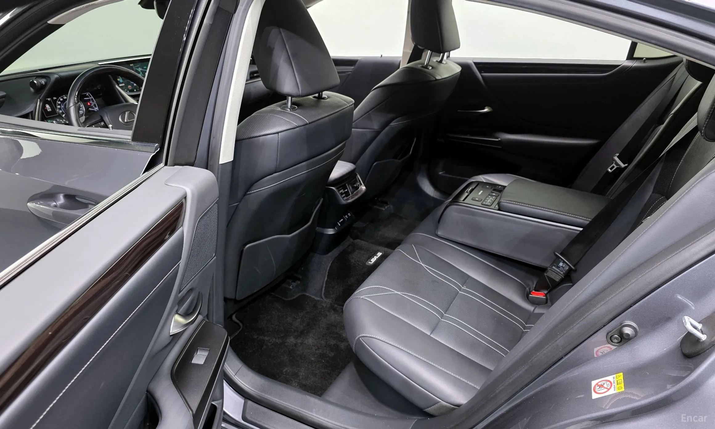 Lexus ES300h 7th Generation превью 12