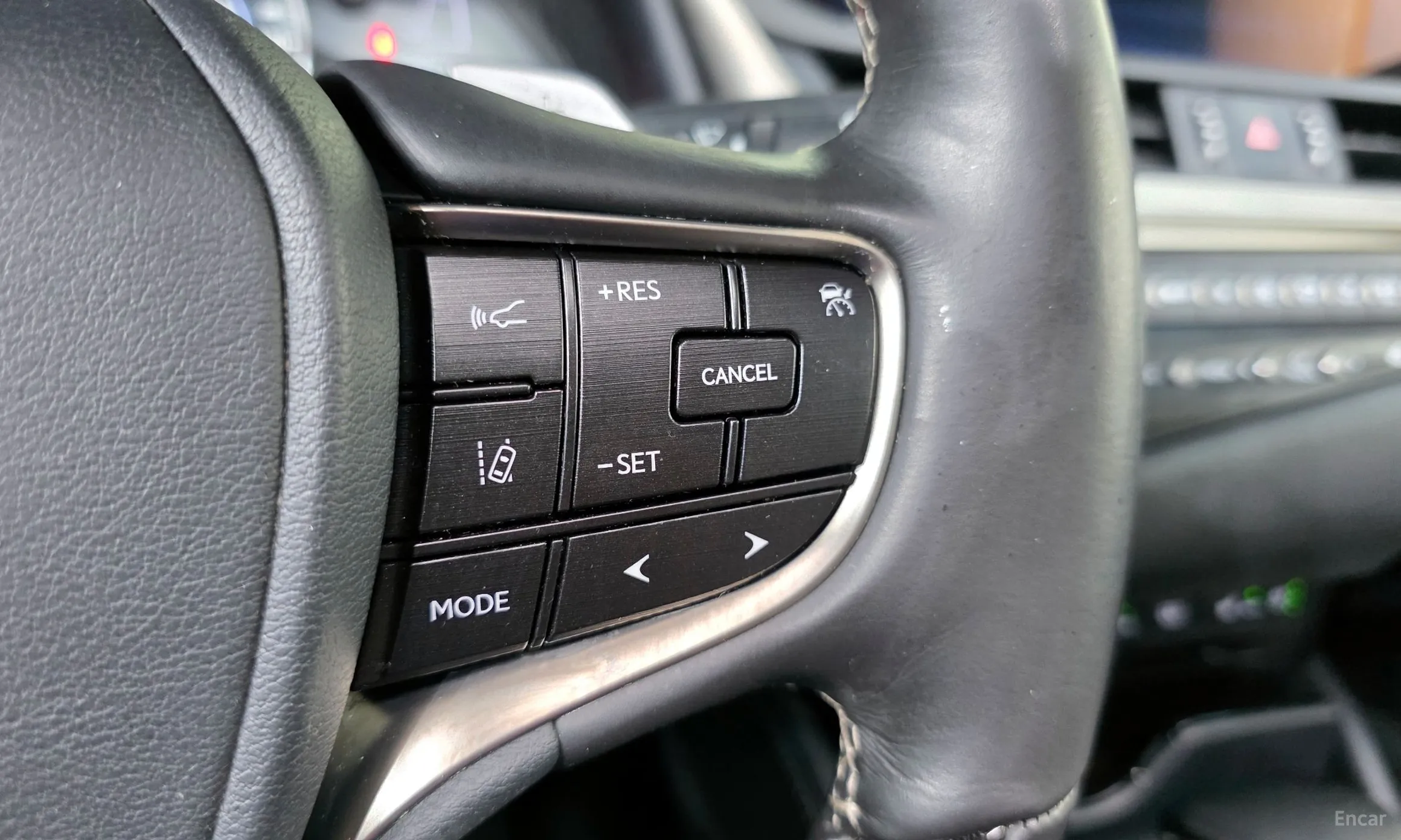 Lexus ES300h 7th Generation превью 18
