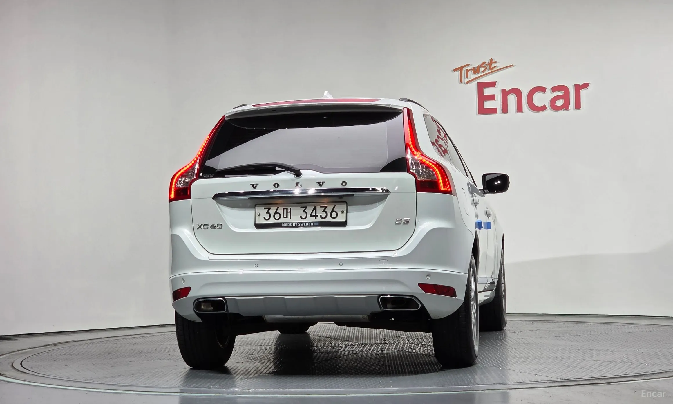 Volvo XC60 превью 4