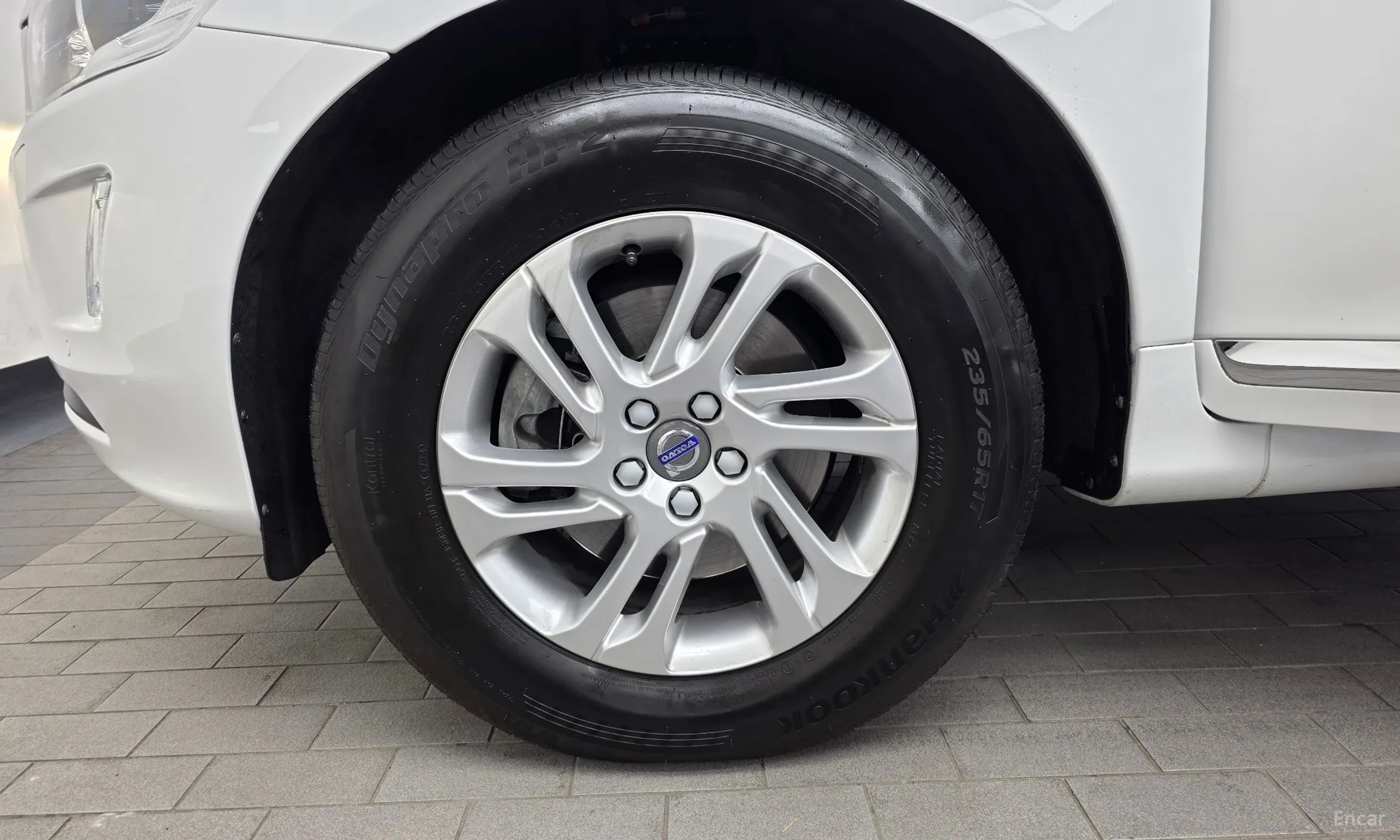 Volvo XC60 превью 5