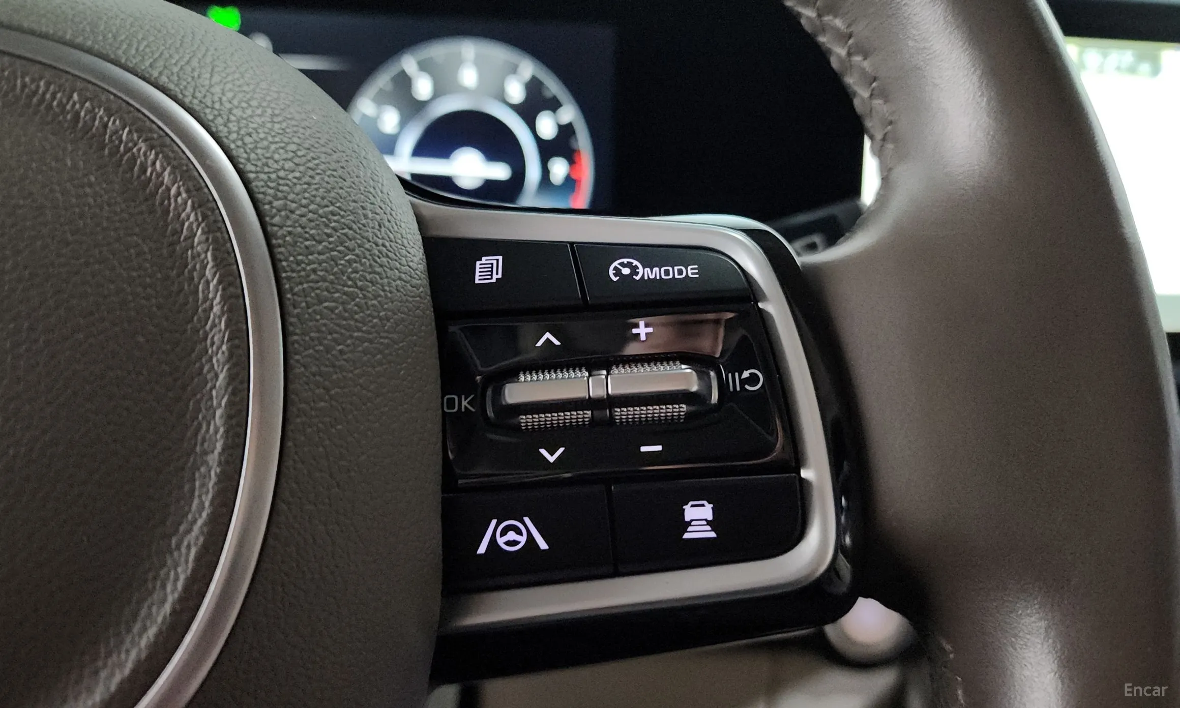 Kia Carnival Gen 4 превью 16