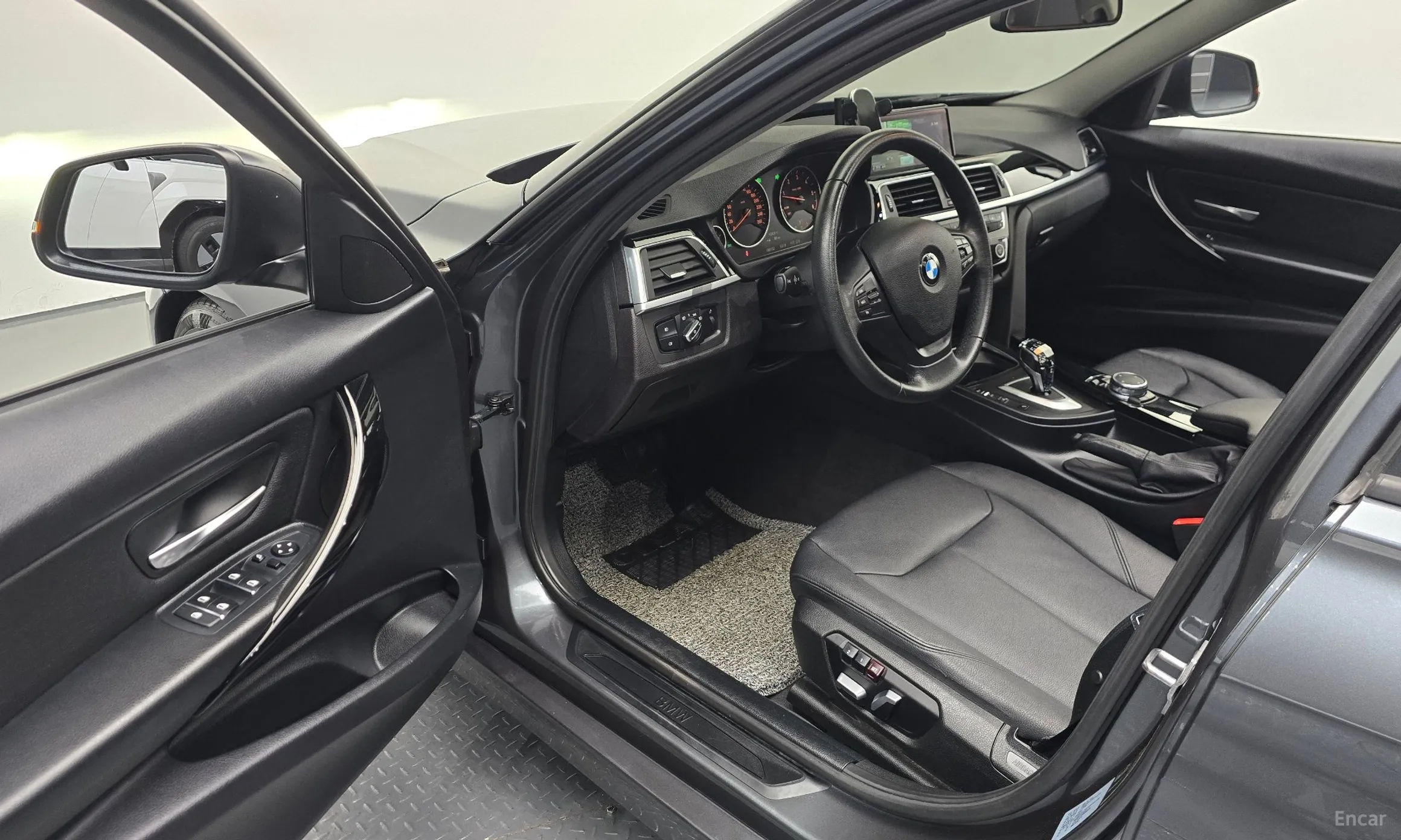BMW 3 Series (F30) превью 10