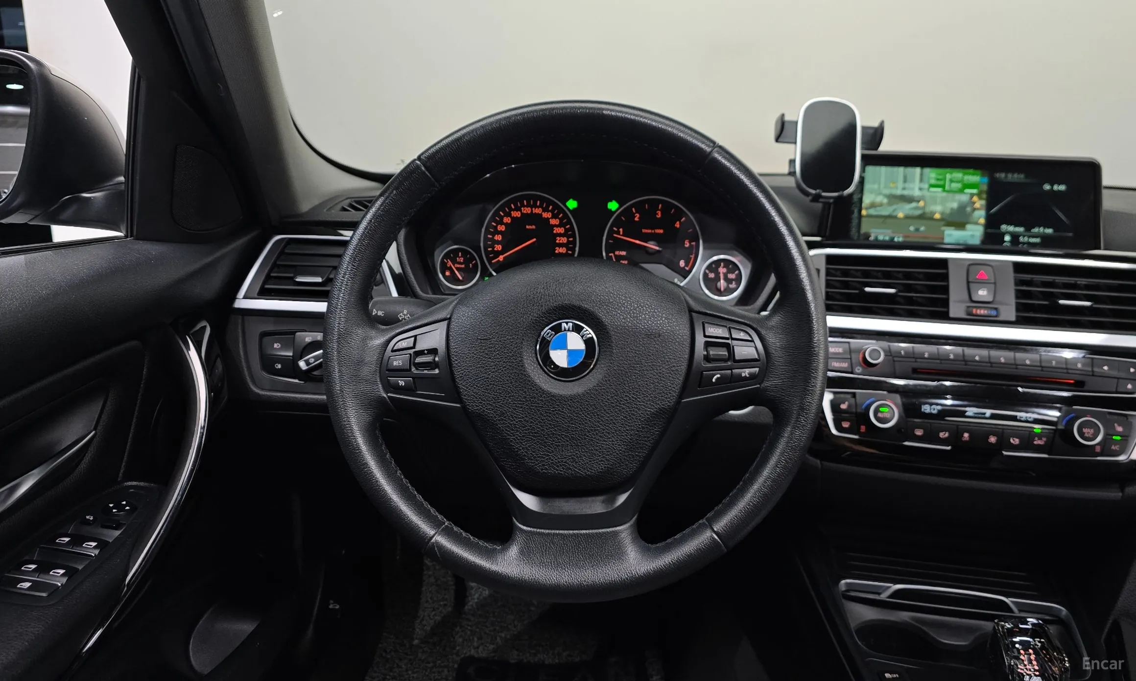 BMW 3 Series (F30) превью 12