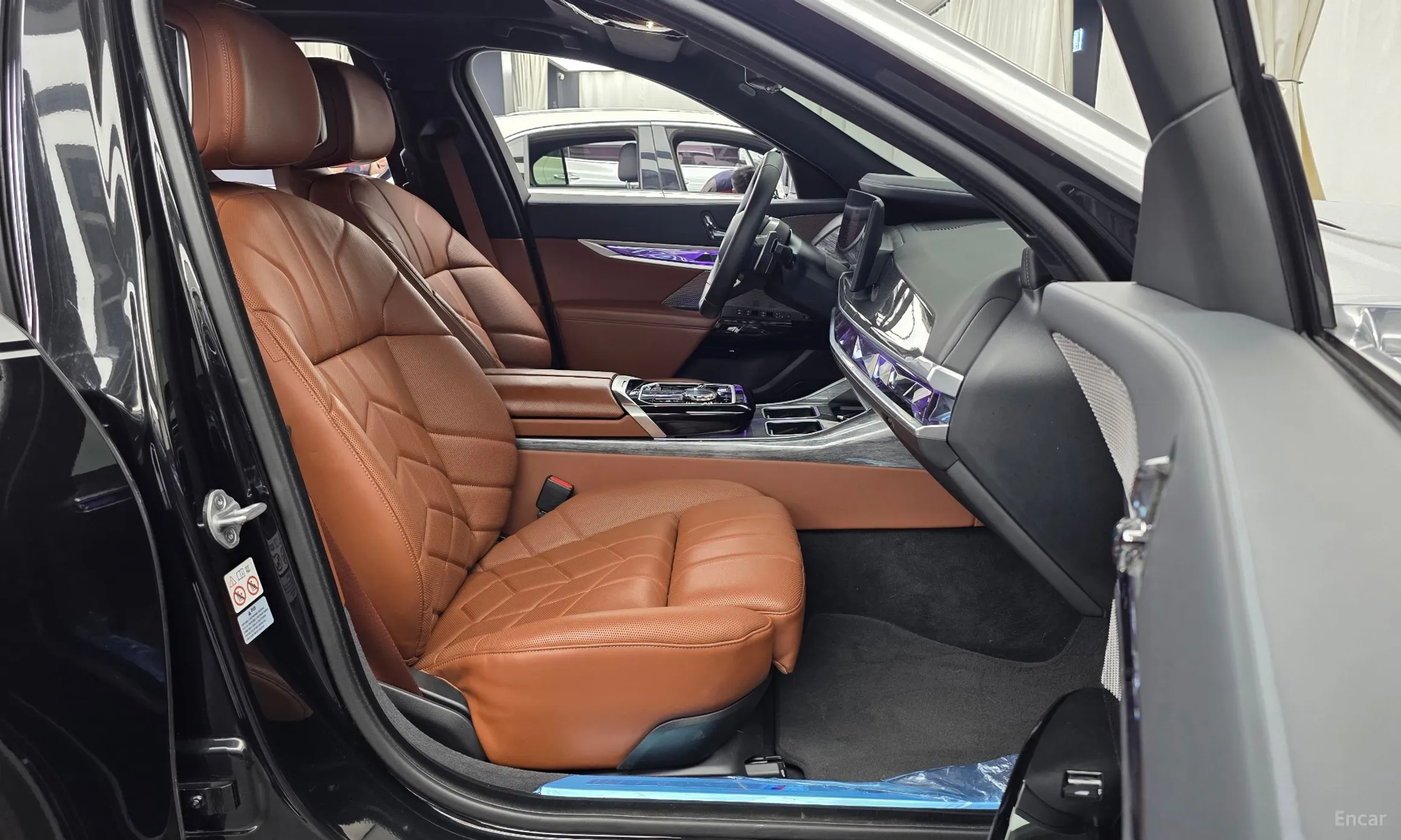 BMW 7 Series (G70) превью 11