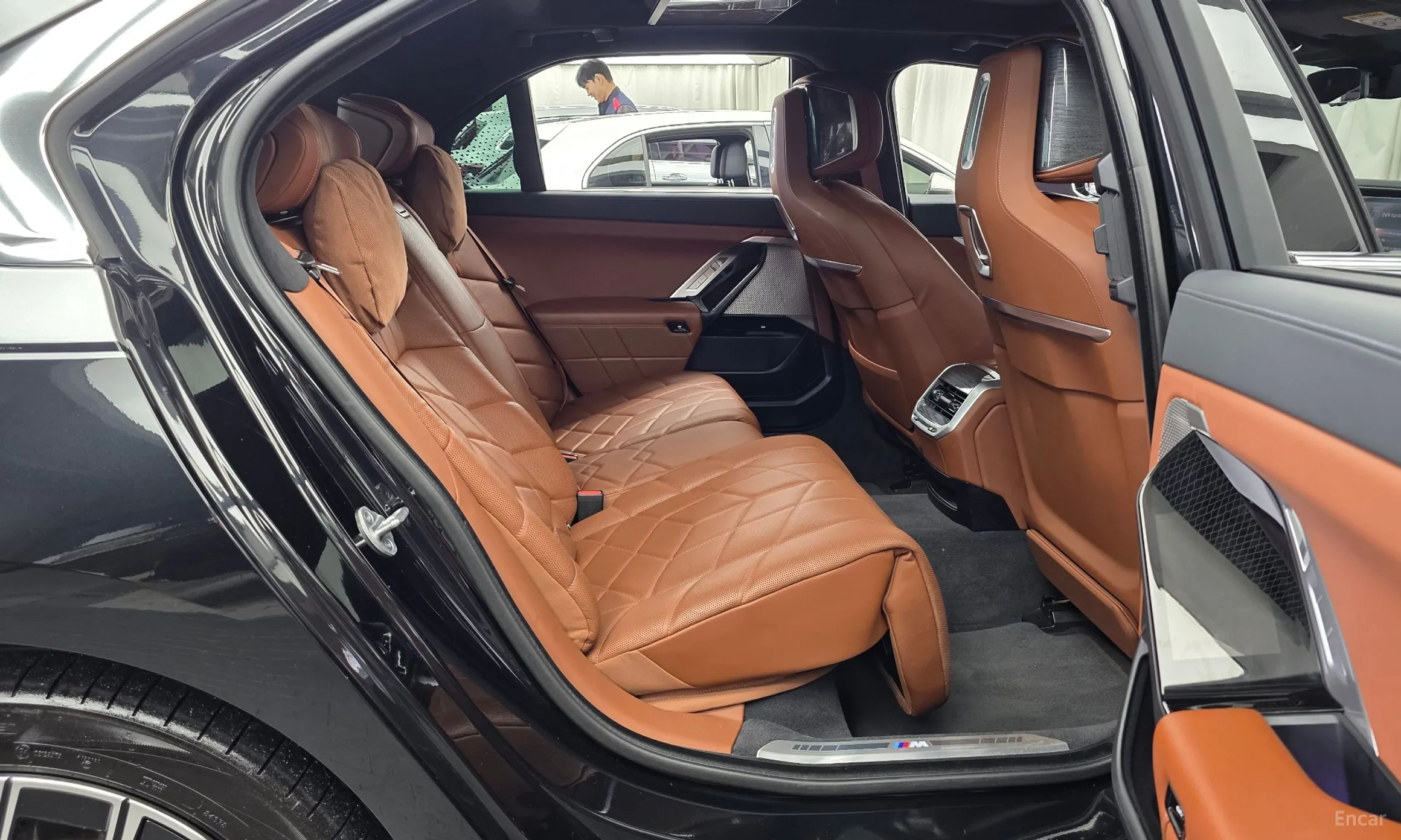 BMW 7 Series (G70) превью 12