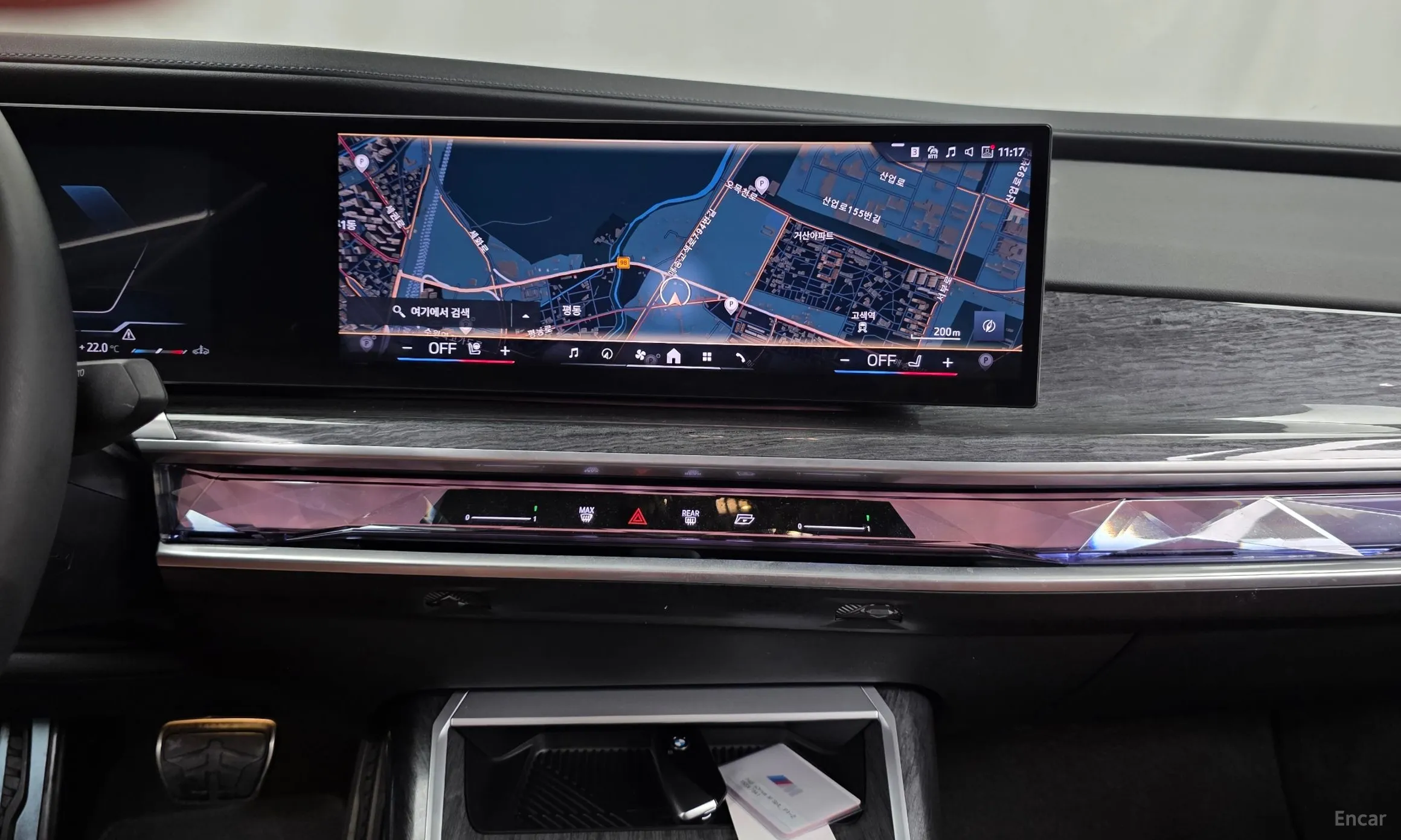 BMW 7 Series (G70) превью 14