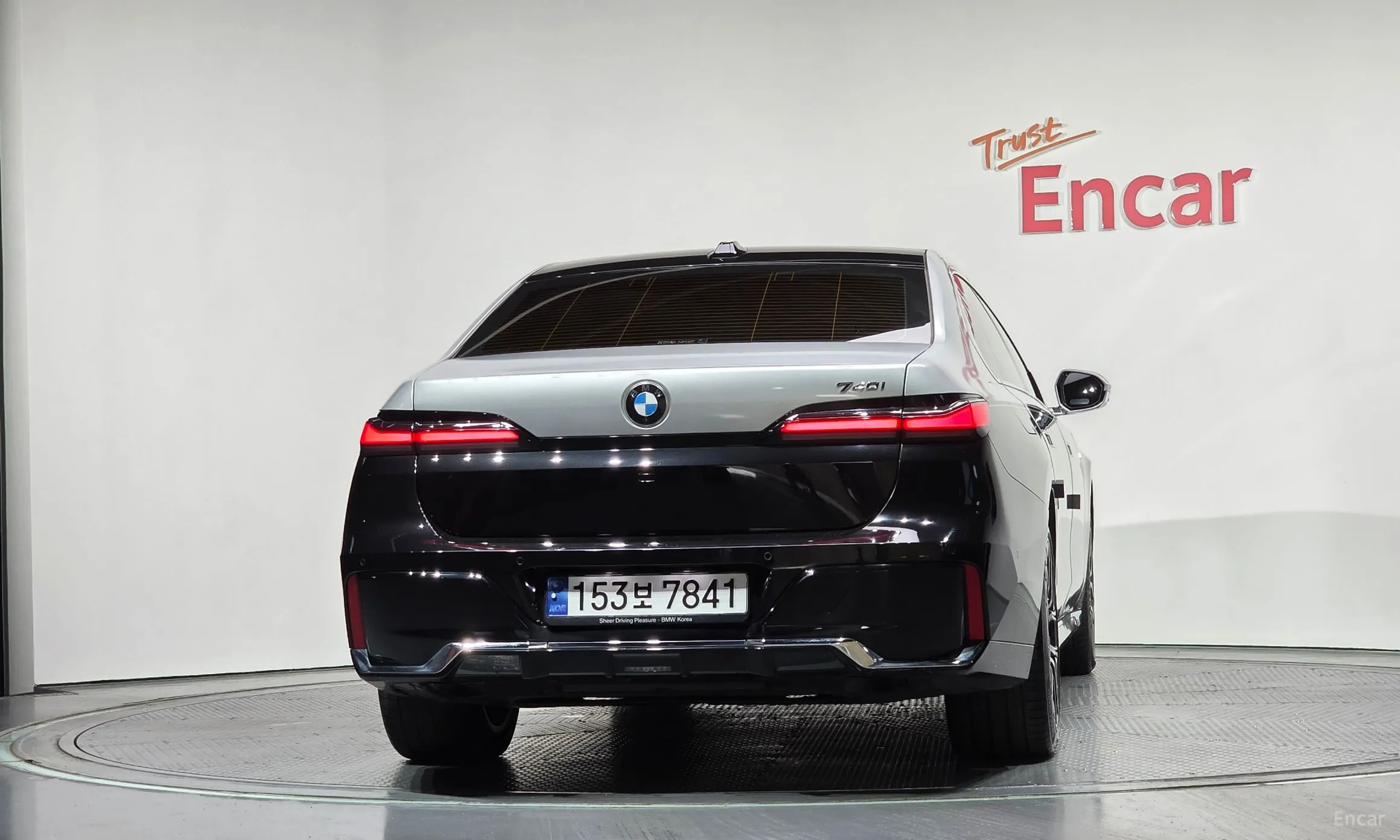 BMW 7 Series (G70) превью 4