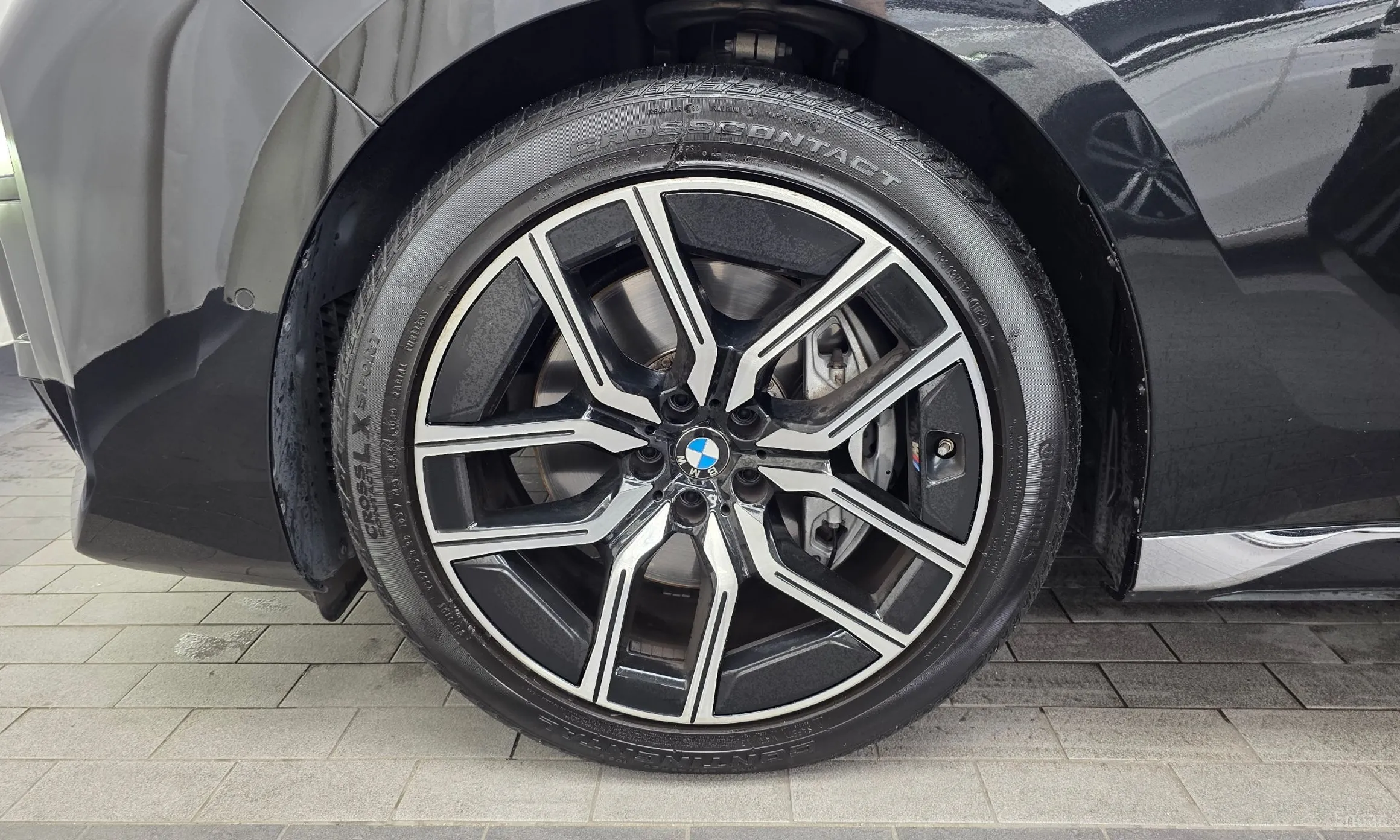 BMW 7 Series (G70) превью 5