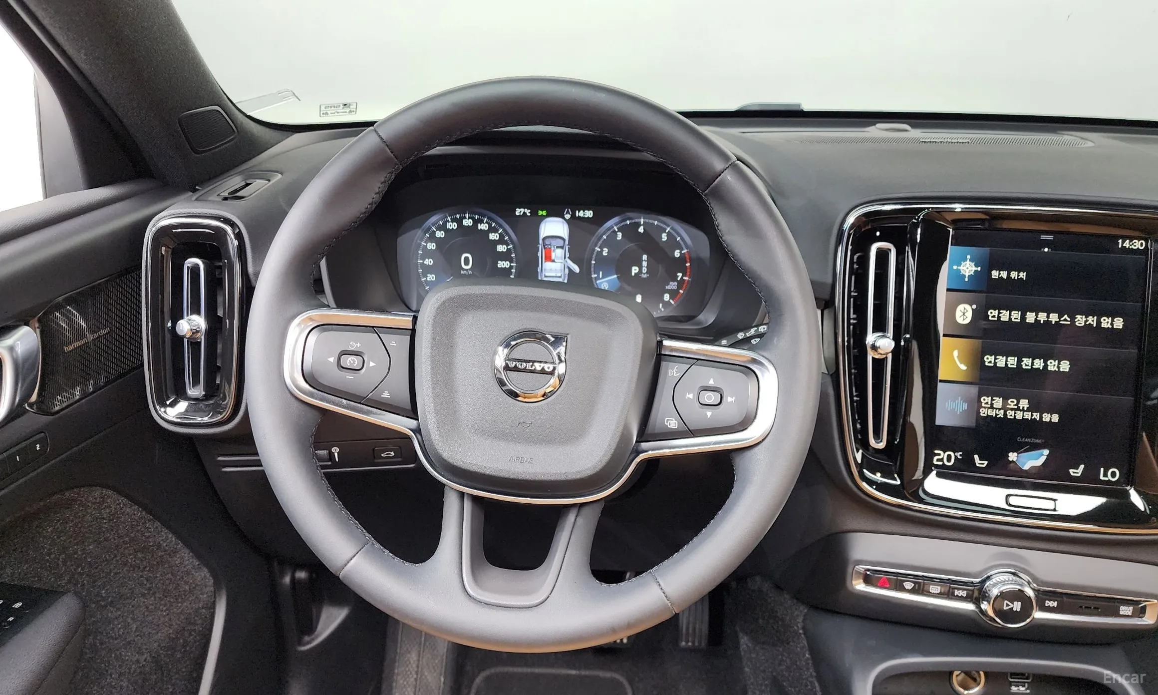 Volvo XC40 превью 13