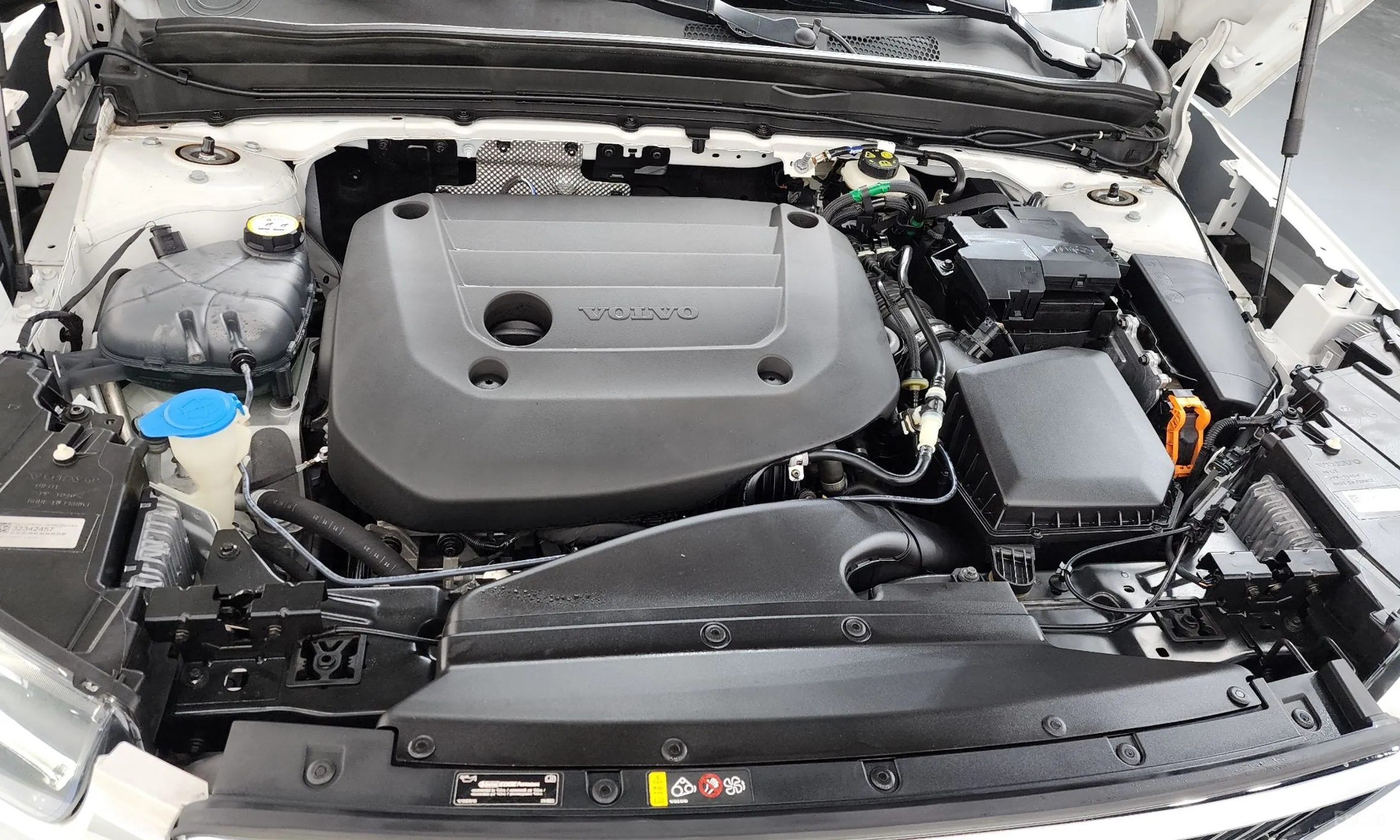 Volvo XC40 превью 6