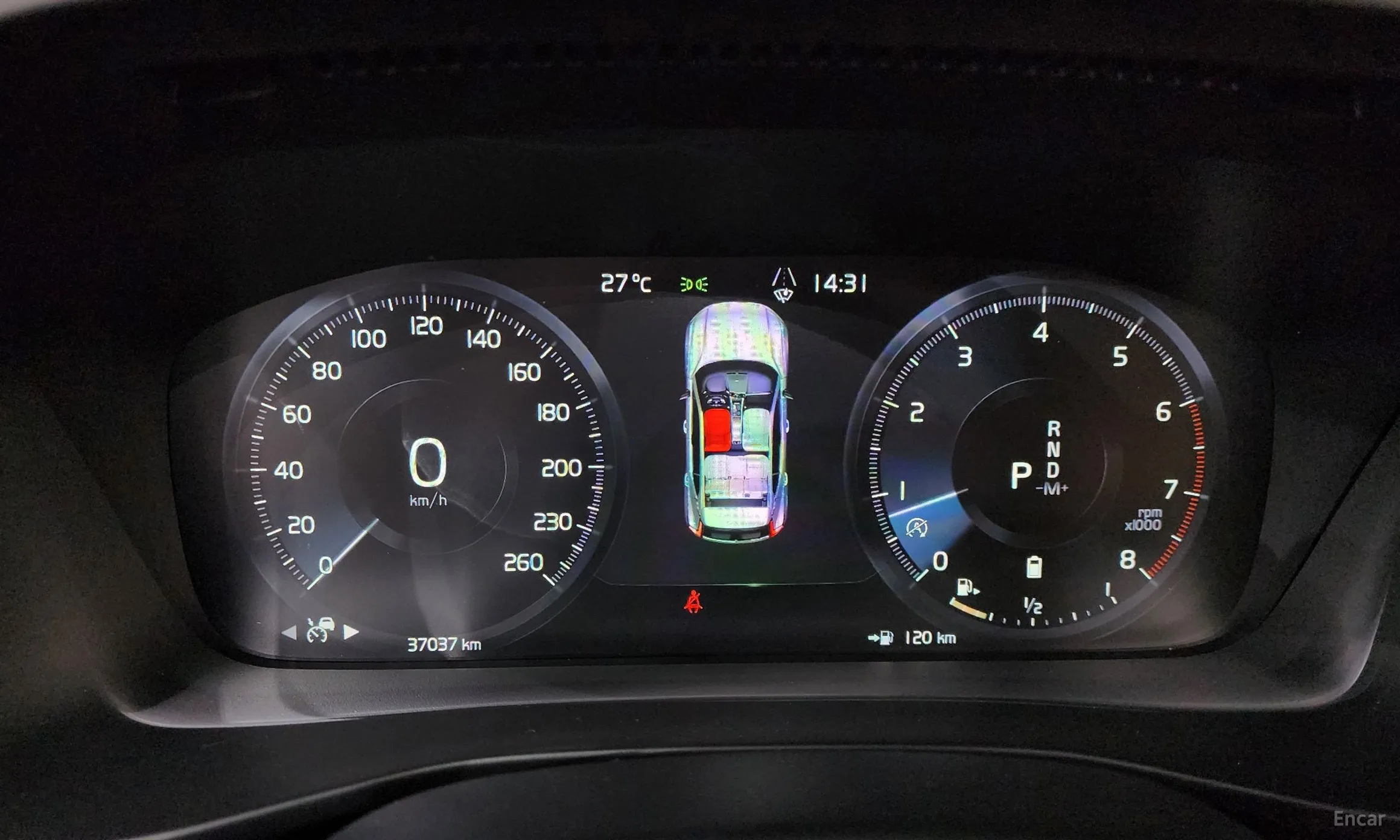Volvo XC40 превью 8