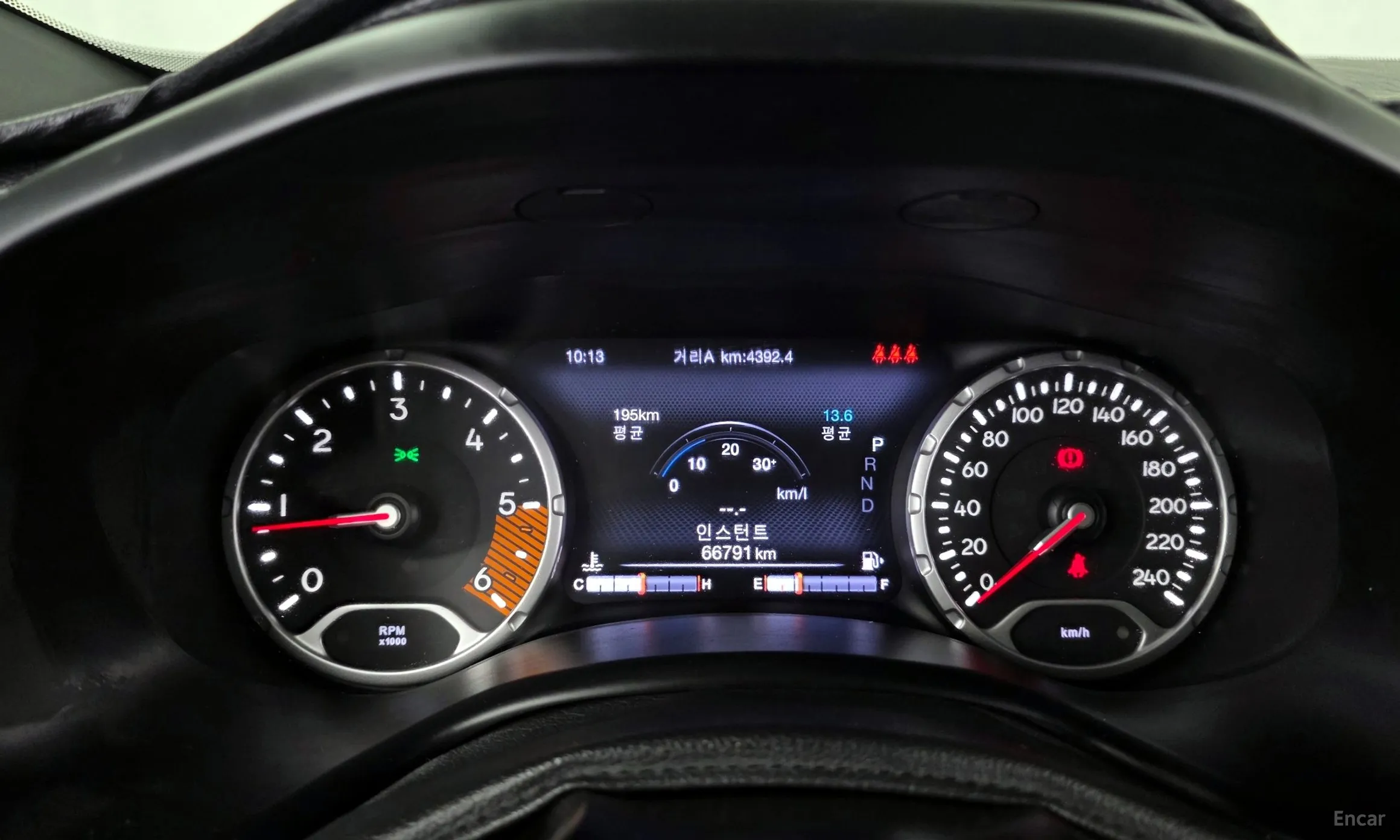 Jeep Renegade превью 8
