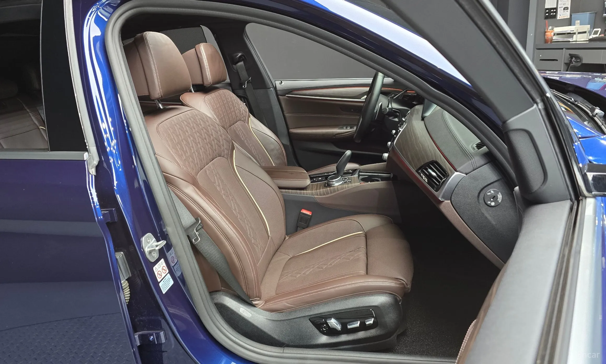 BMW 5 Series (G30) превью 11