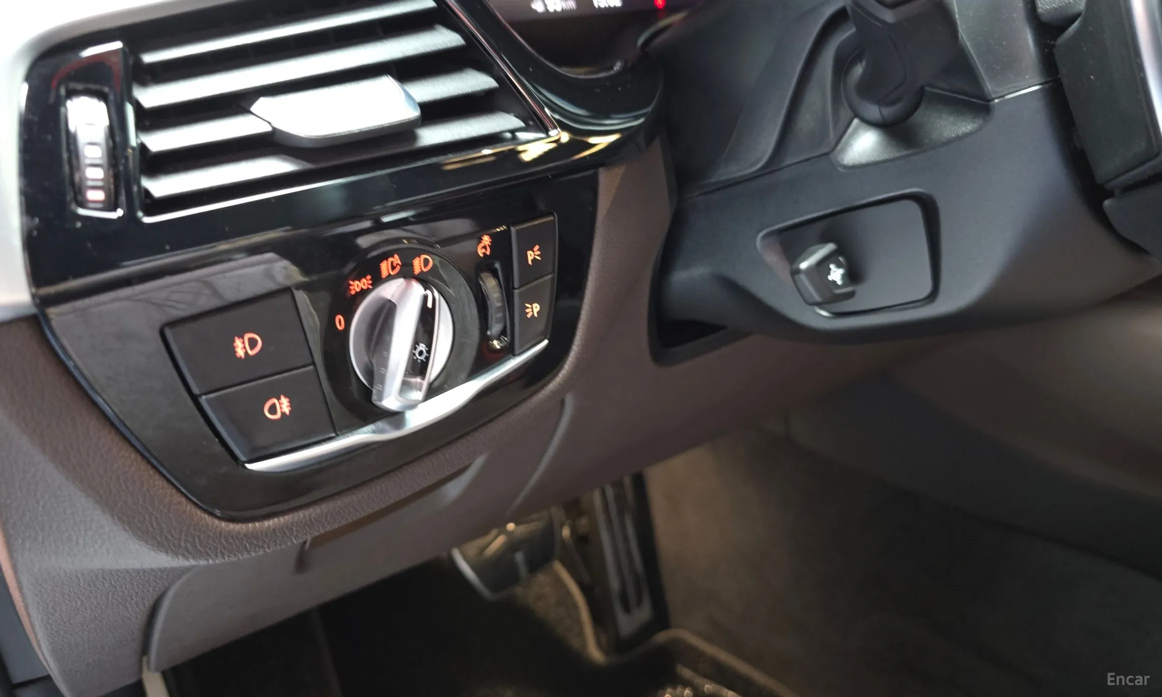BMW 5 Series (G30) превью 15