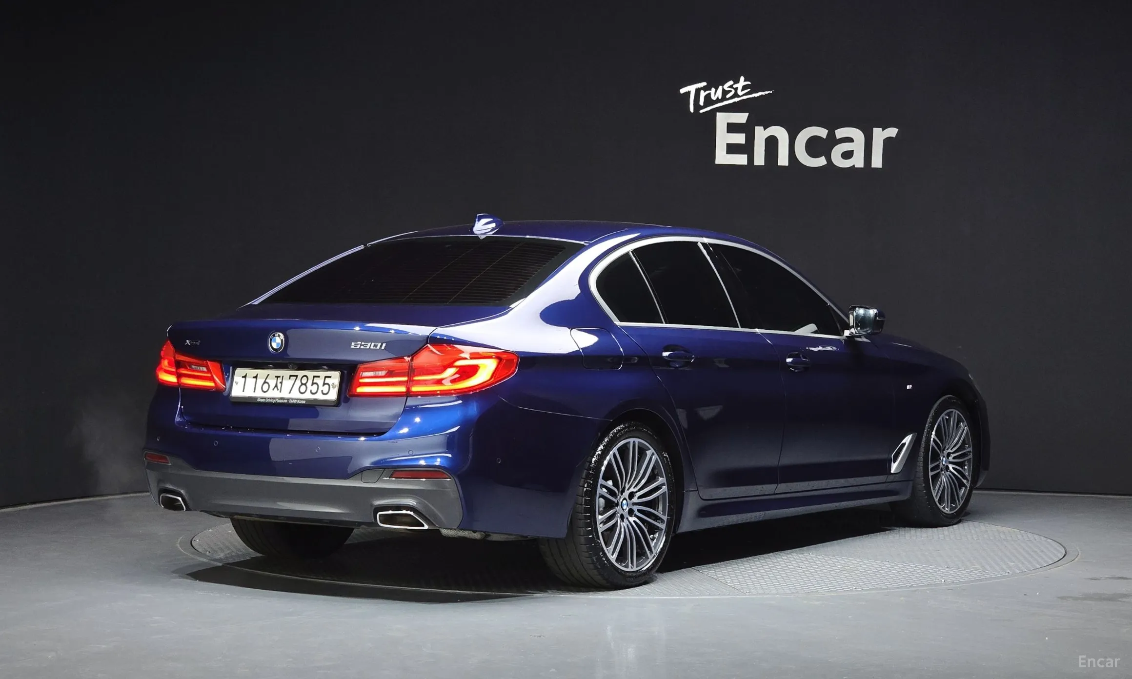 BMW 5 Series (G30) превью 2