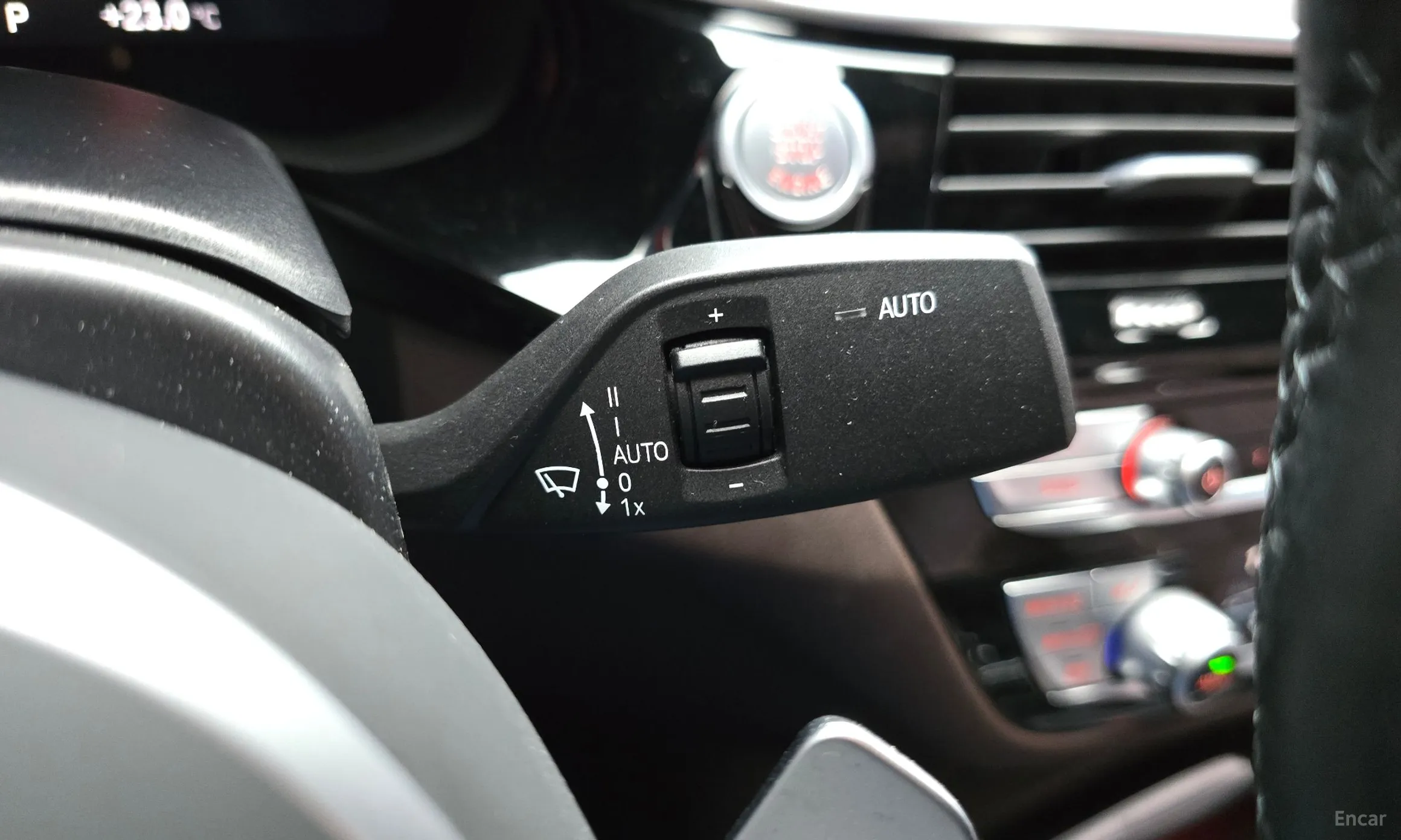 BMW 5 Series (G30) превью 16