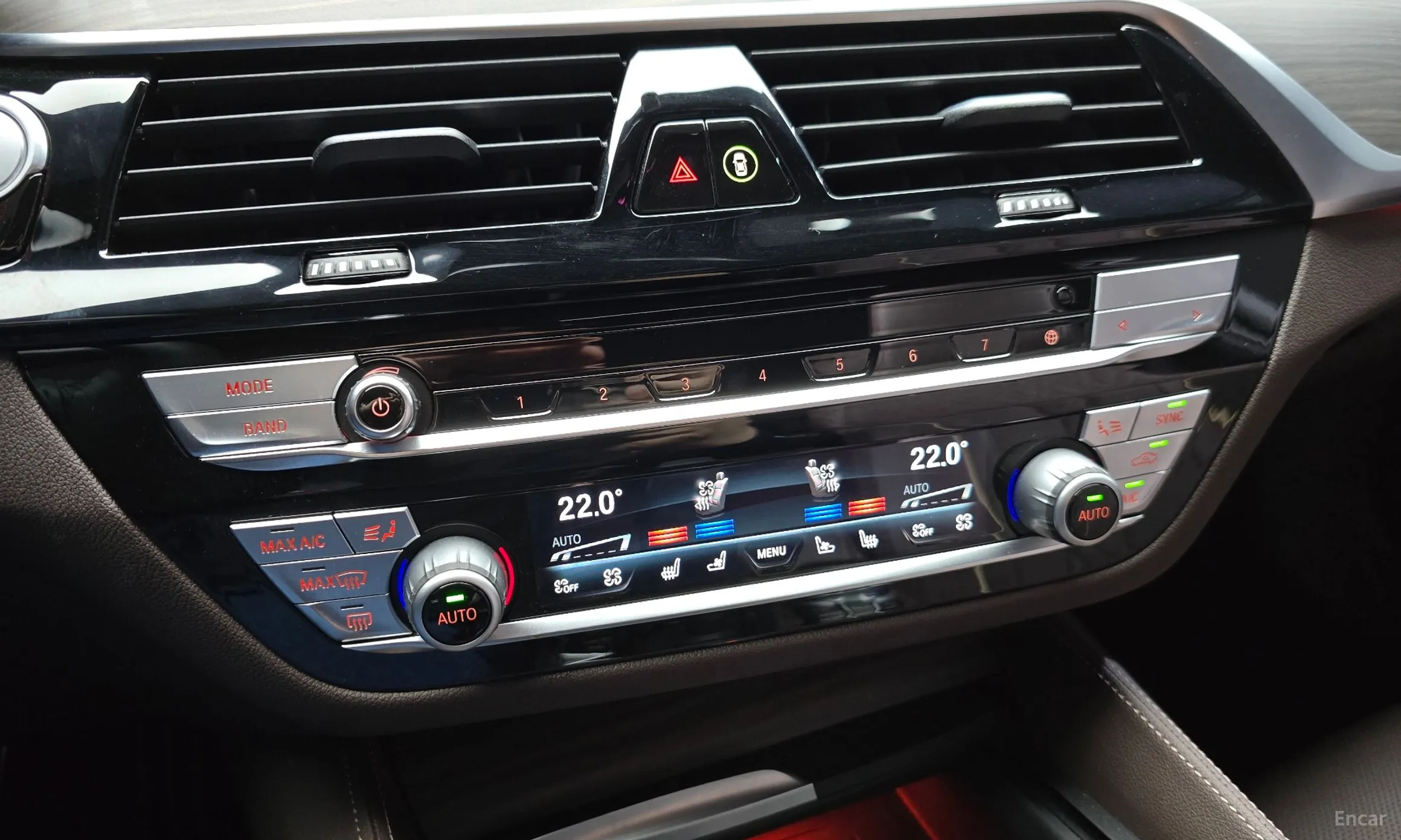 BMW 5 Series (G30) превью 18