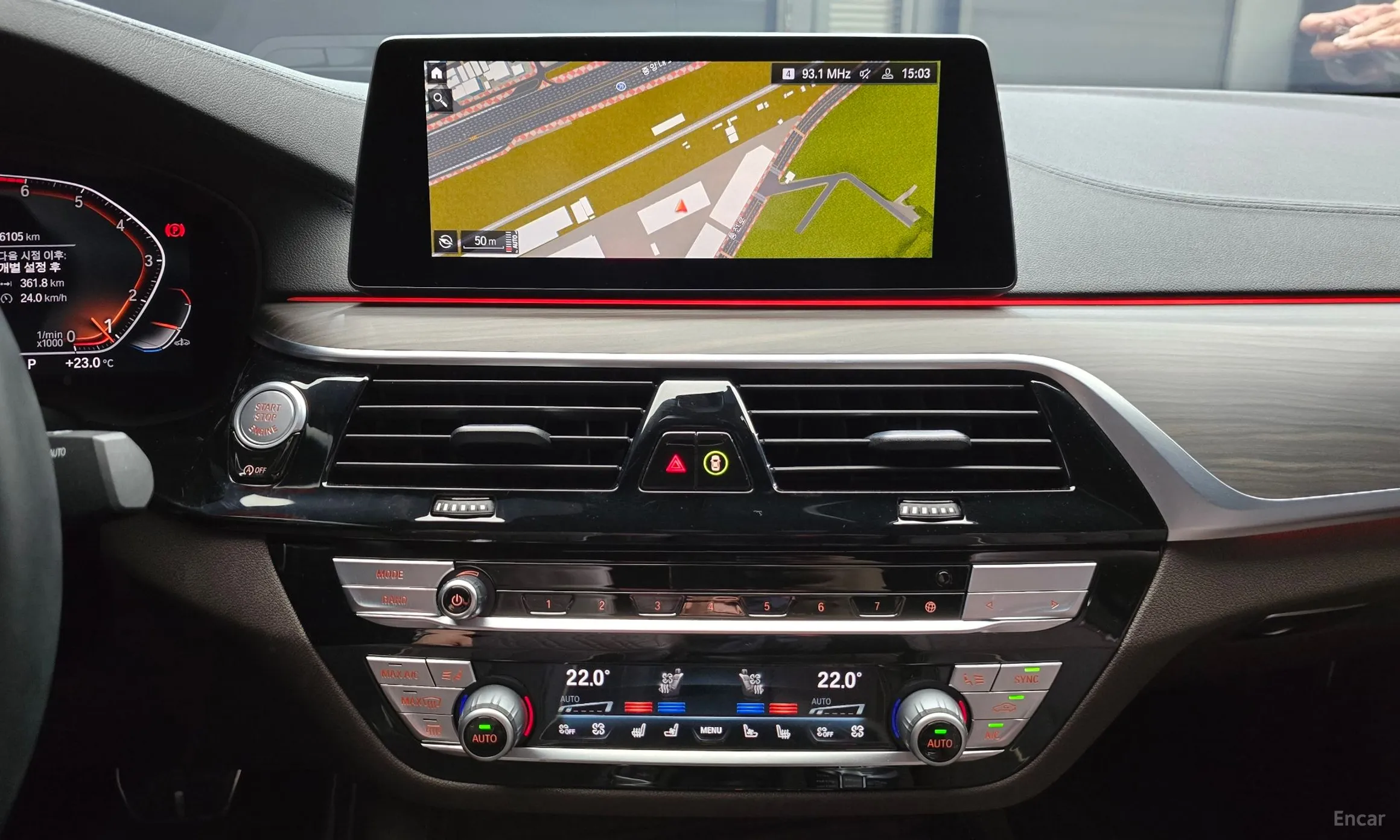 BMW 5 Series (G30) превью 19