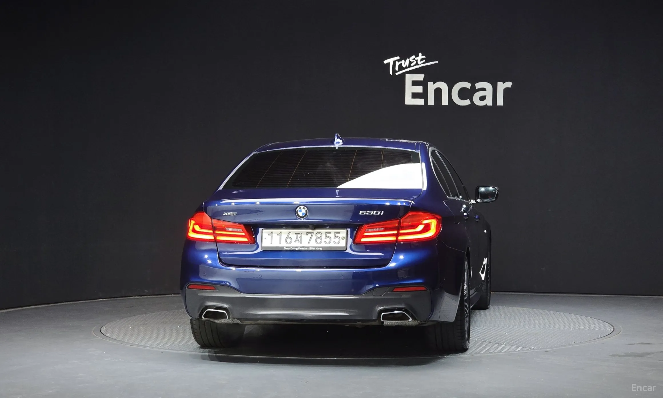 BMW 5 Series (G30) превью 4