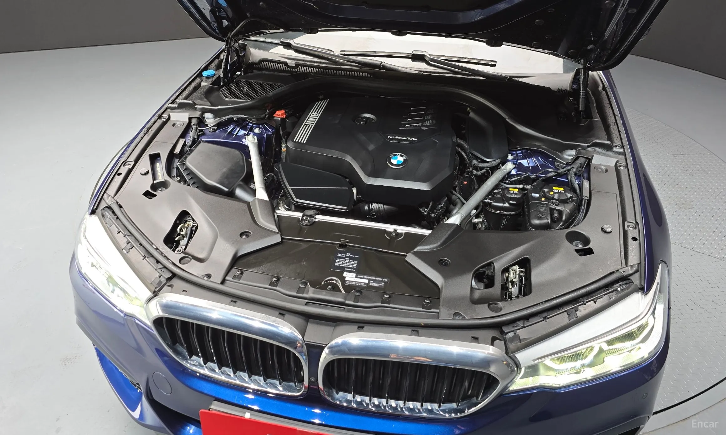 BMW 5 Series (G30) превью 6