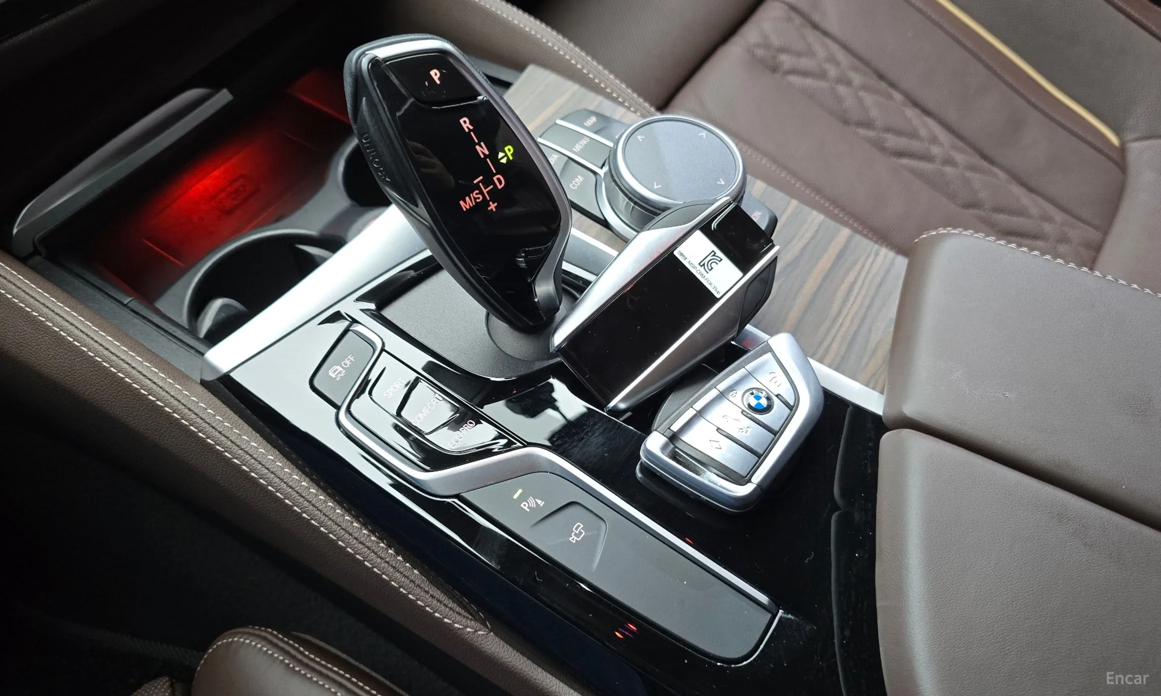 BMW 5 Series (G30) превью 9