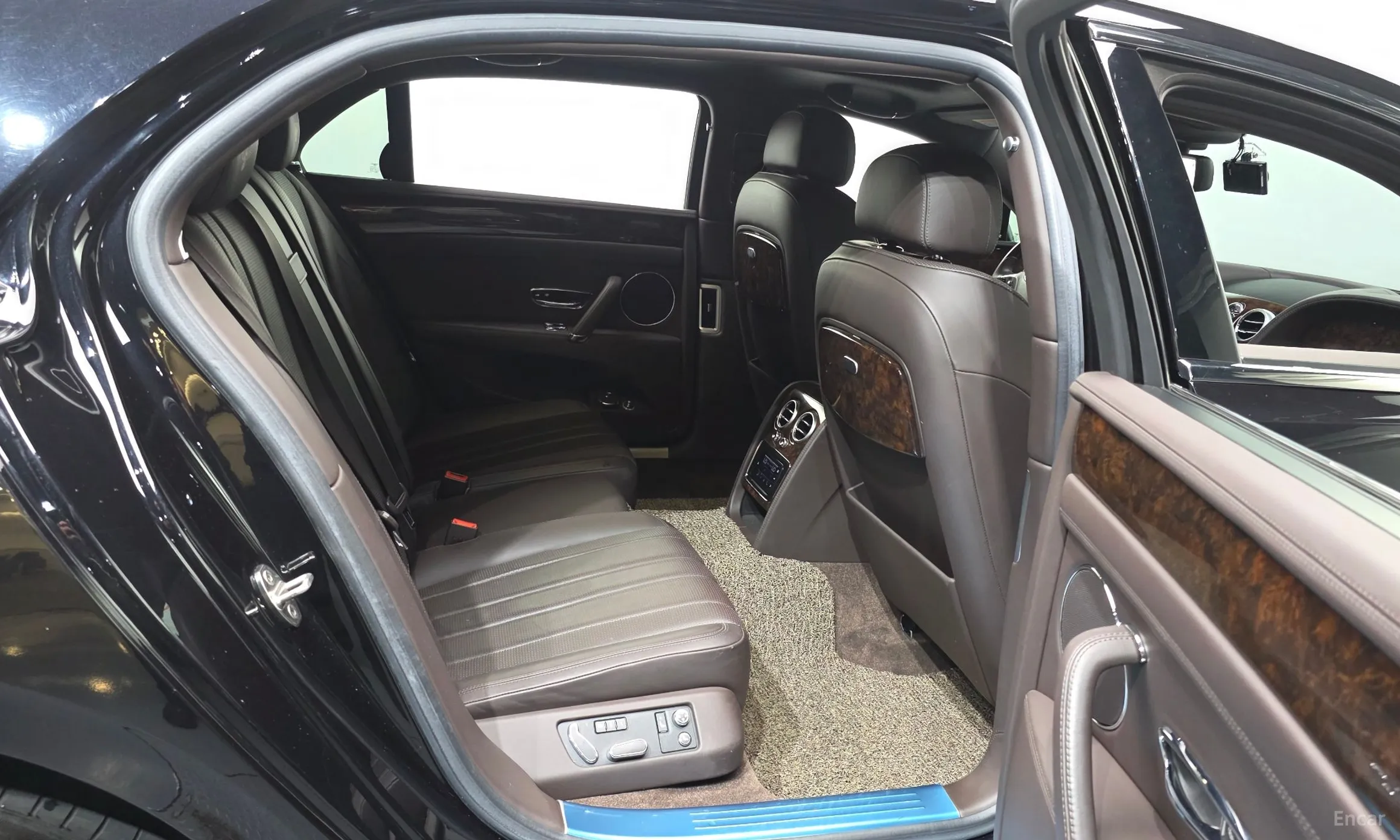 Bentley Flying Spur 2nd Generation превью 12