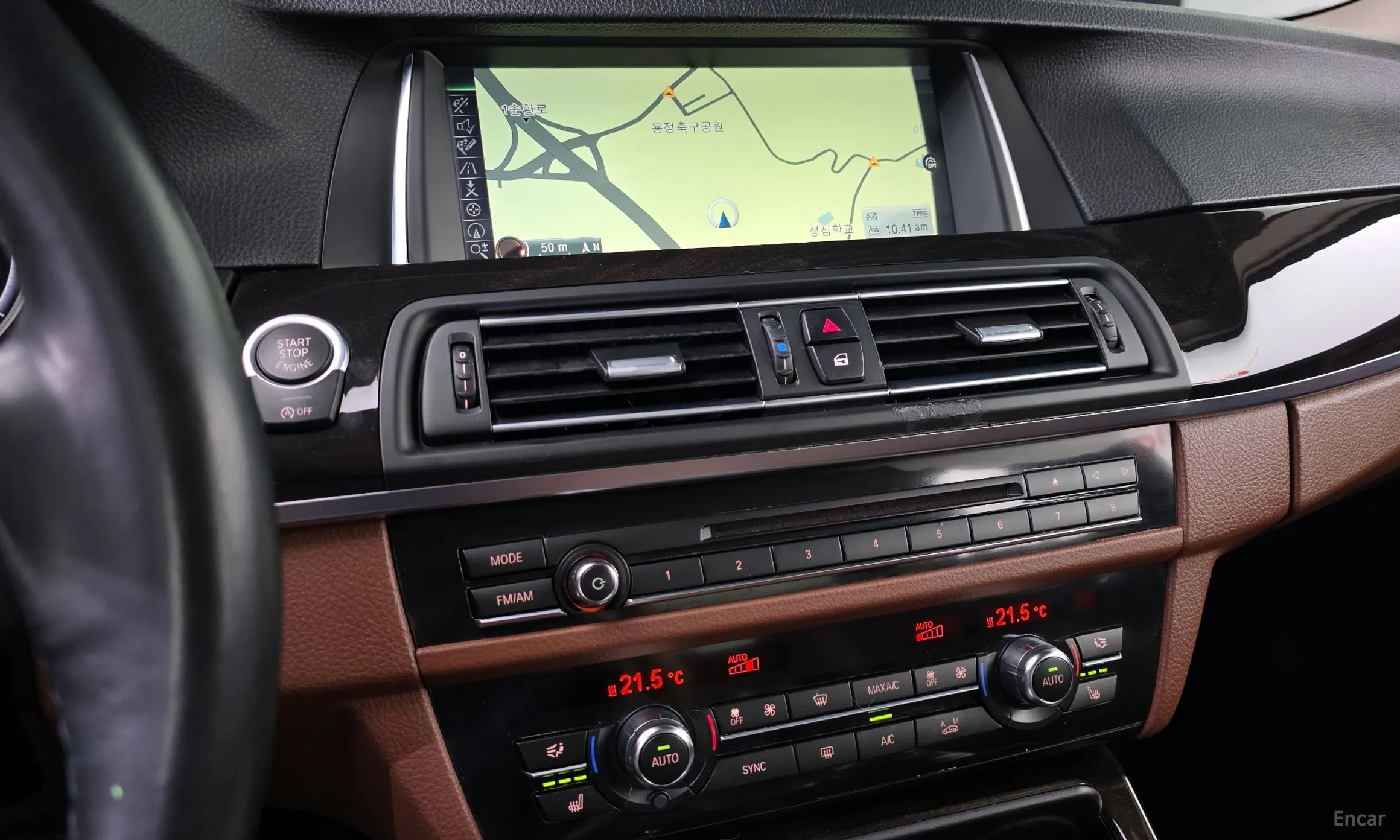 BMW 5 Series (F10) превью 13