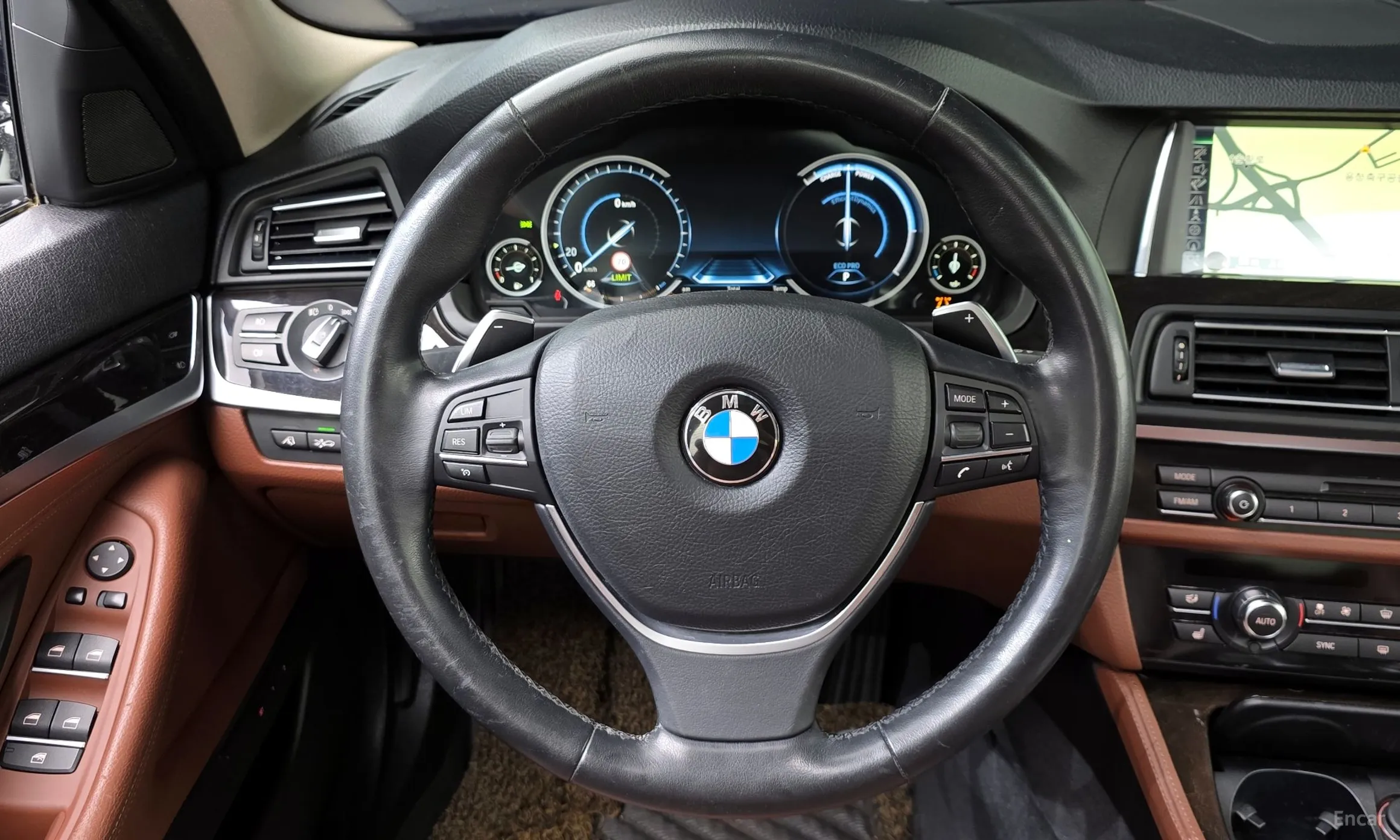 BMW 5 Series (F10) превью 14