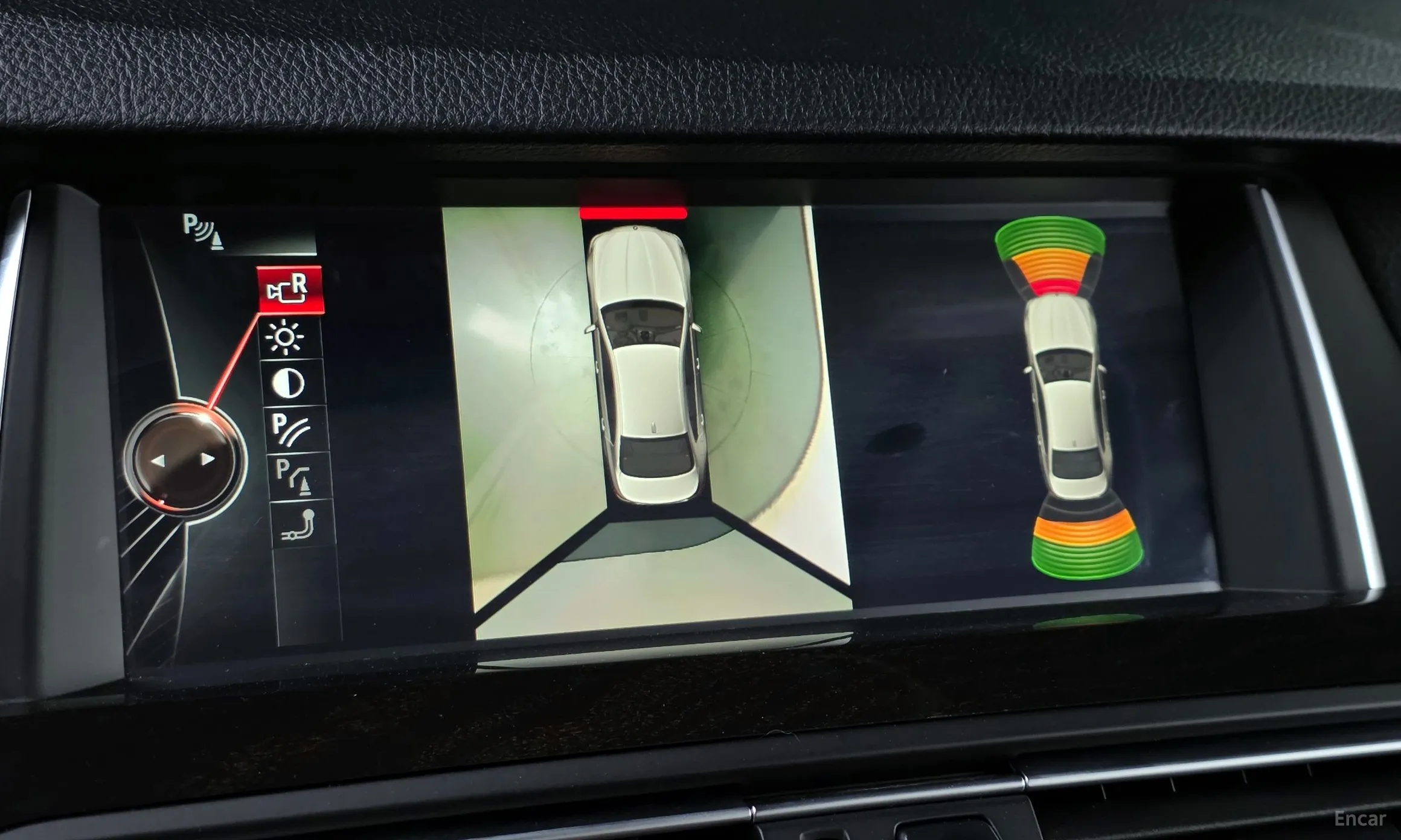 BMW 5 Series (F10) превью 16