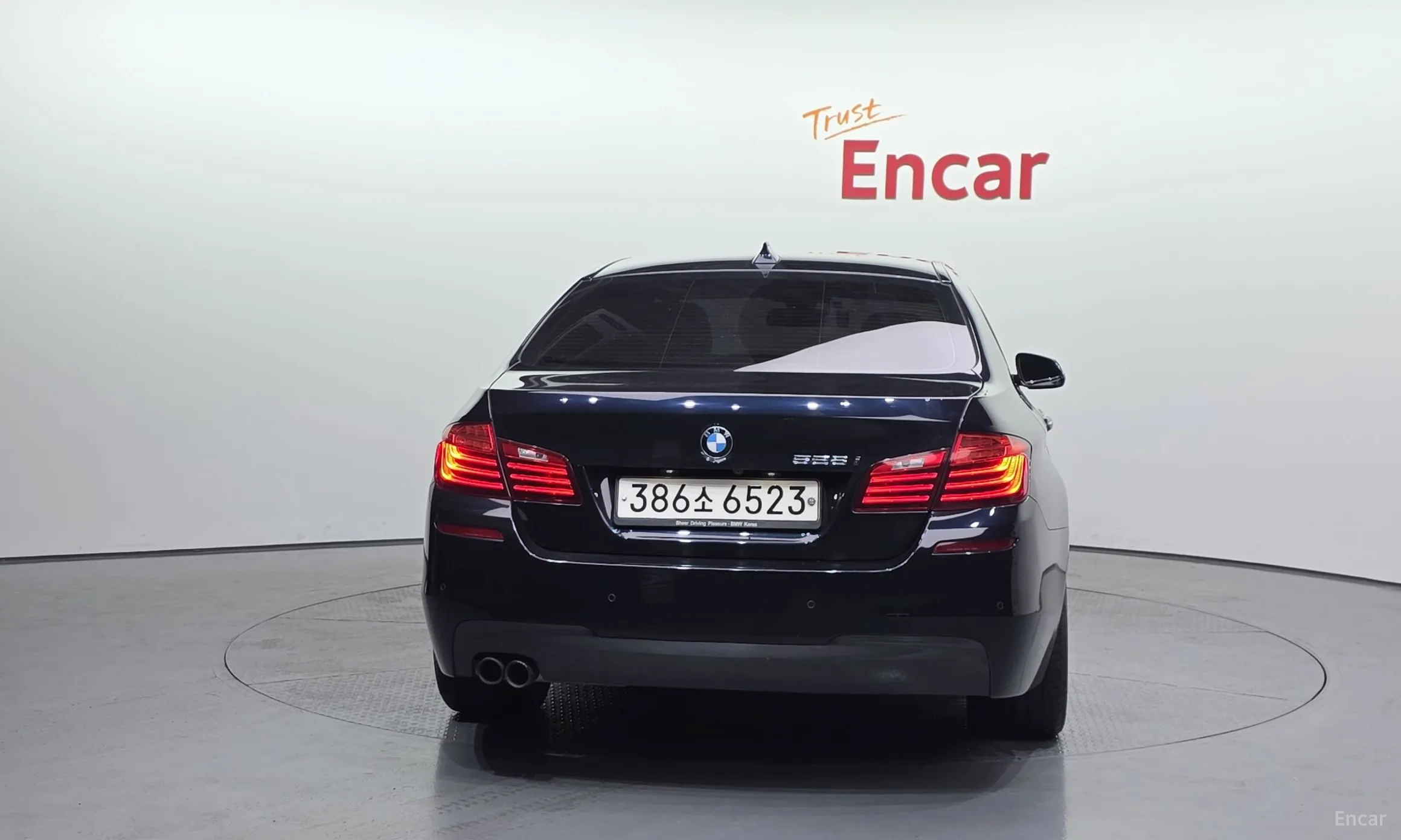 BMW 5 Series (F10) превью 4