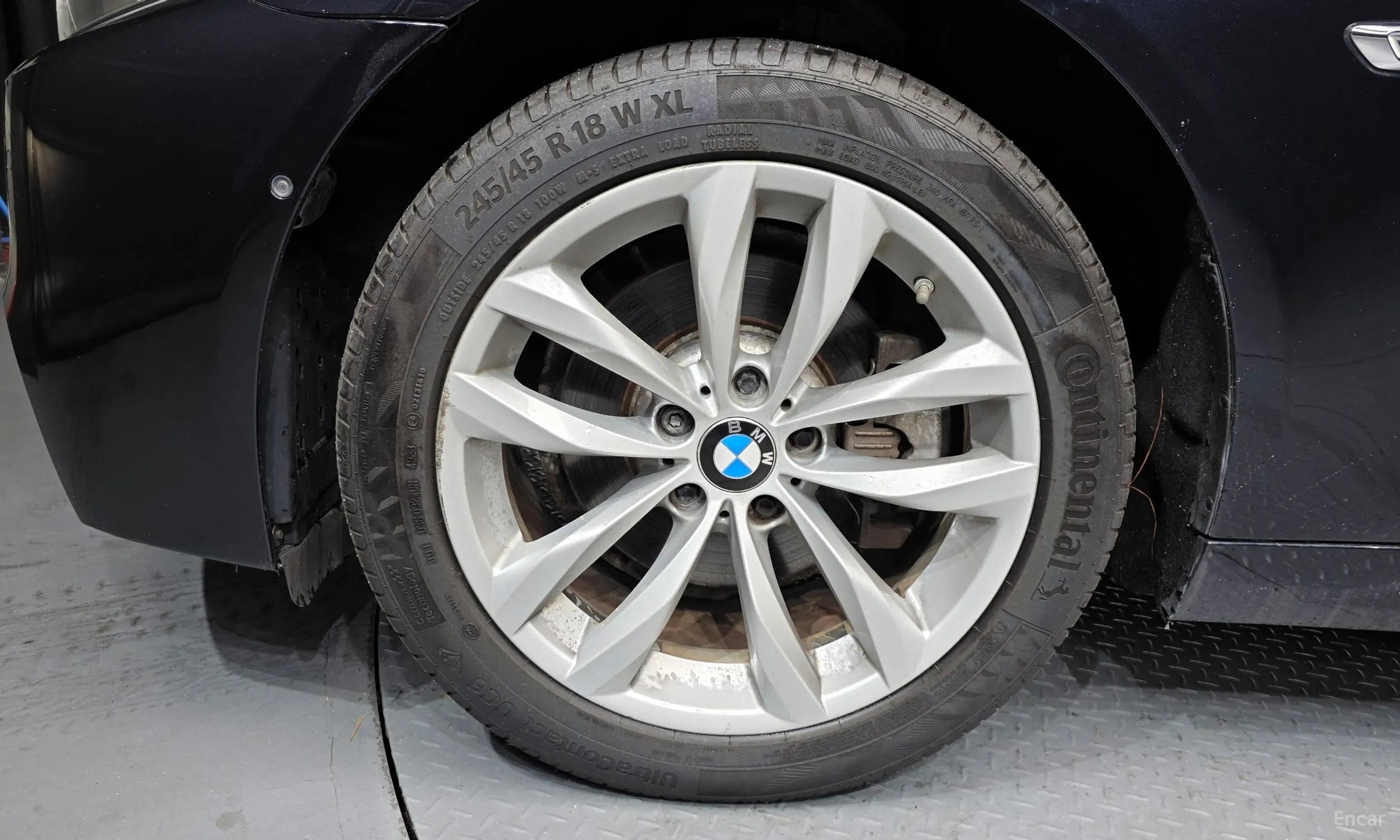 BMW 5 Series (F10) превью 5