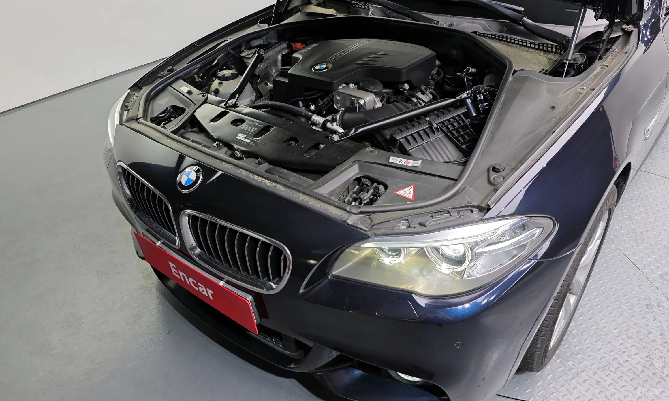 BMW 5 Series (F10) превью 6
