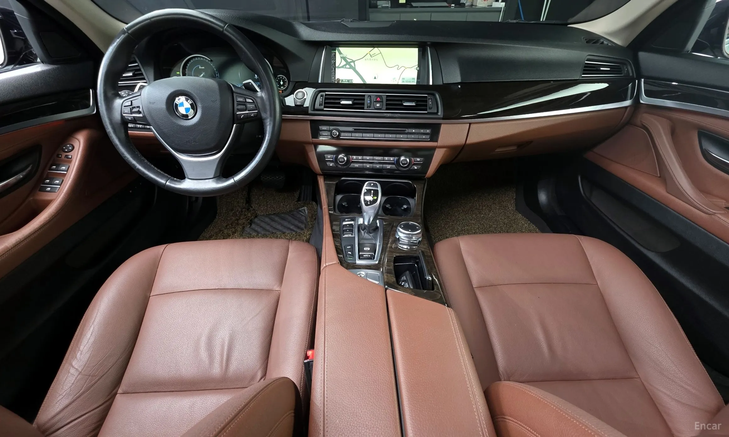 BMW 5 Series (F10) превью 7