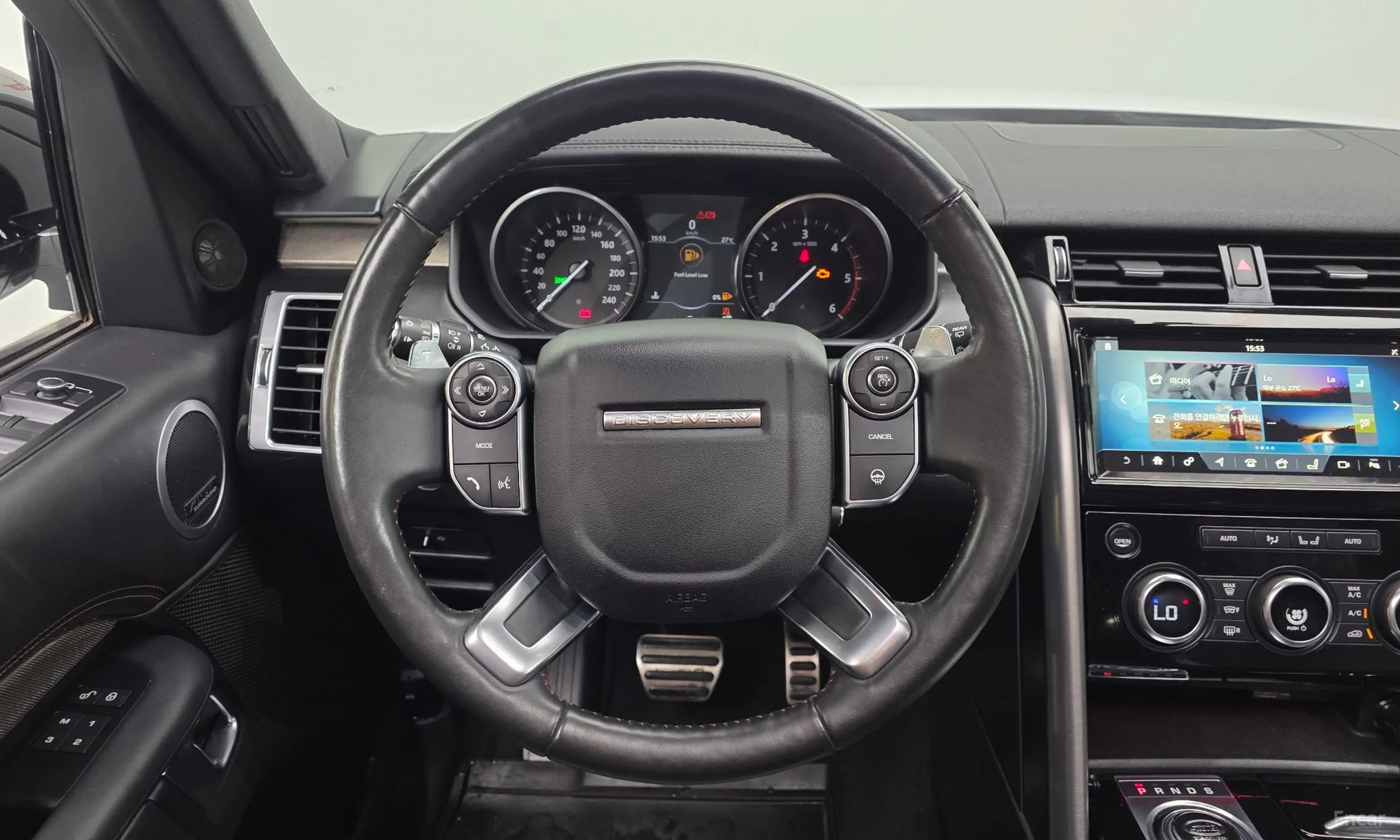 Land Rover Discovery 5 превью 14