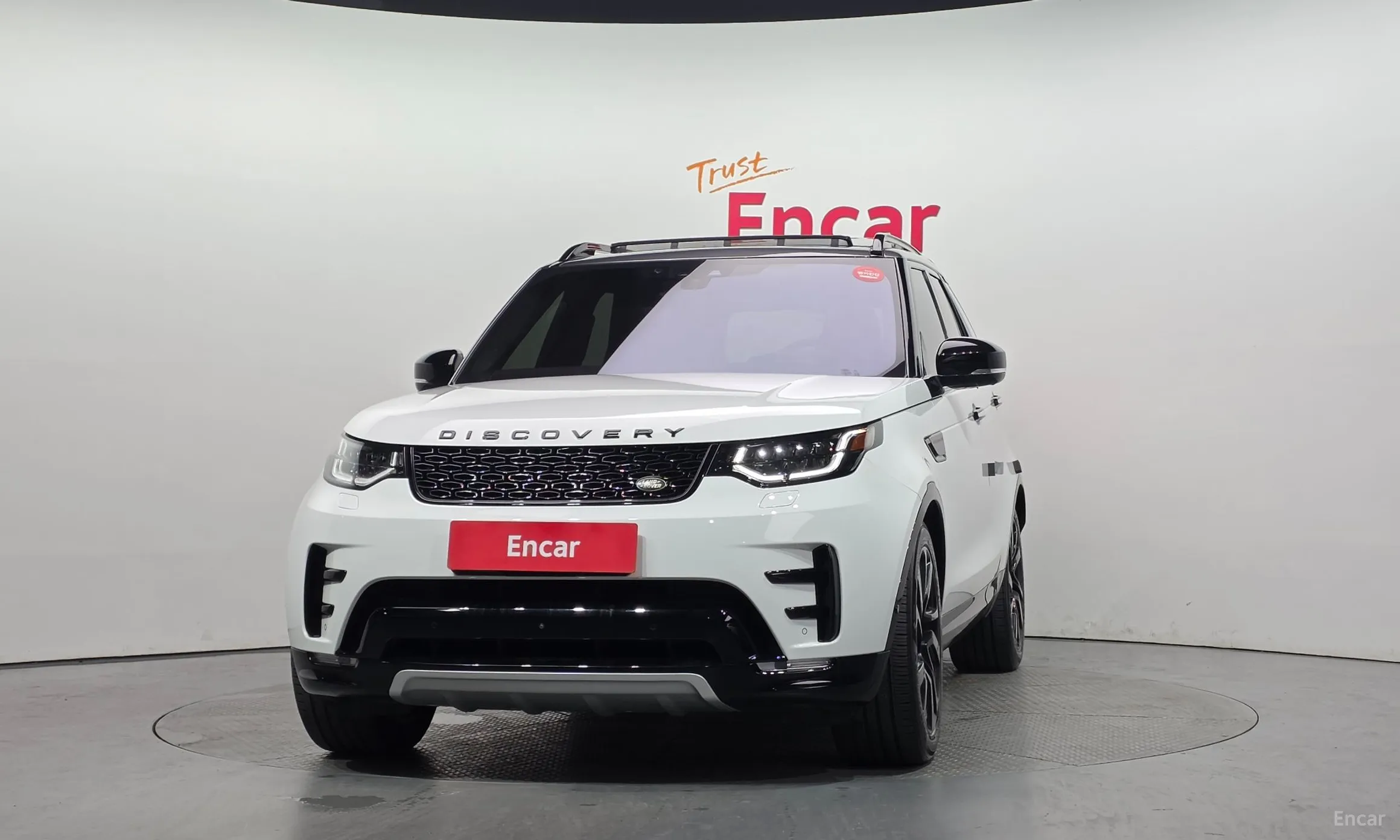 Land Rover Discovery 5 превью 3