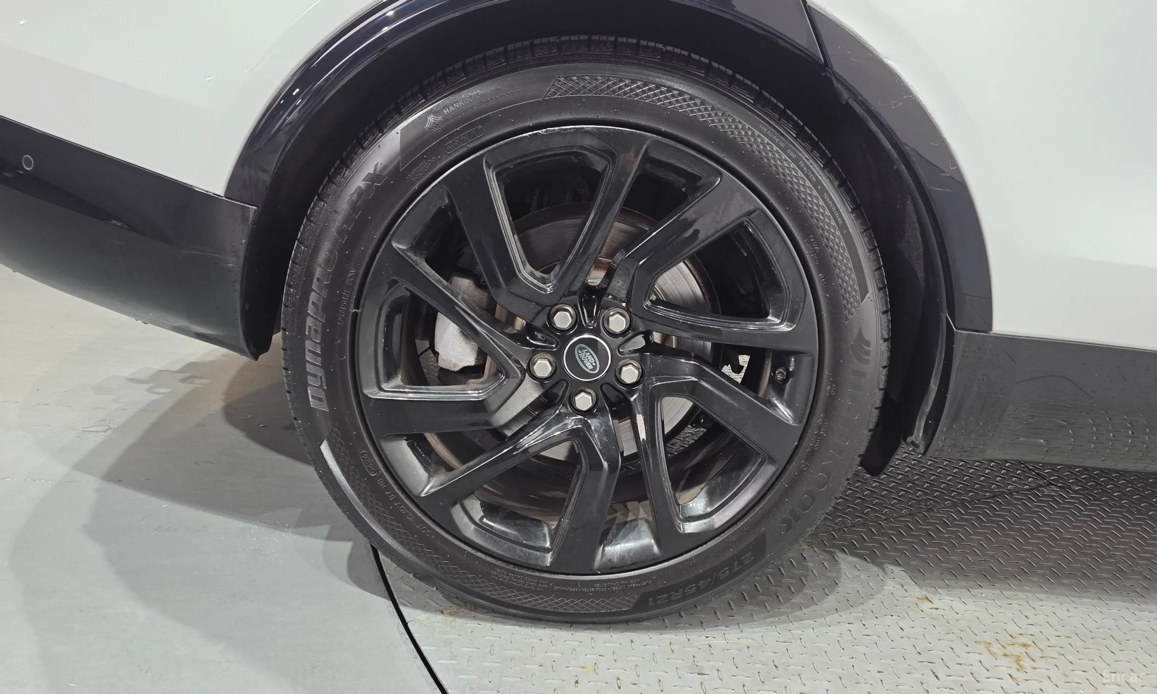 Land Rover Discovery 5 превью 5