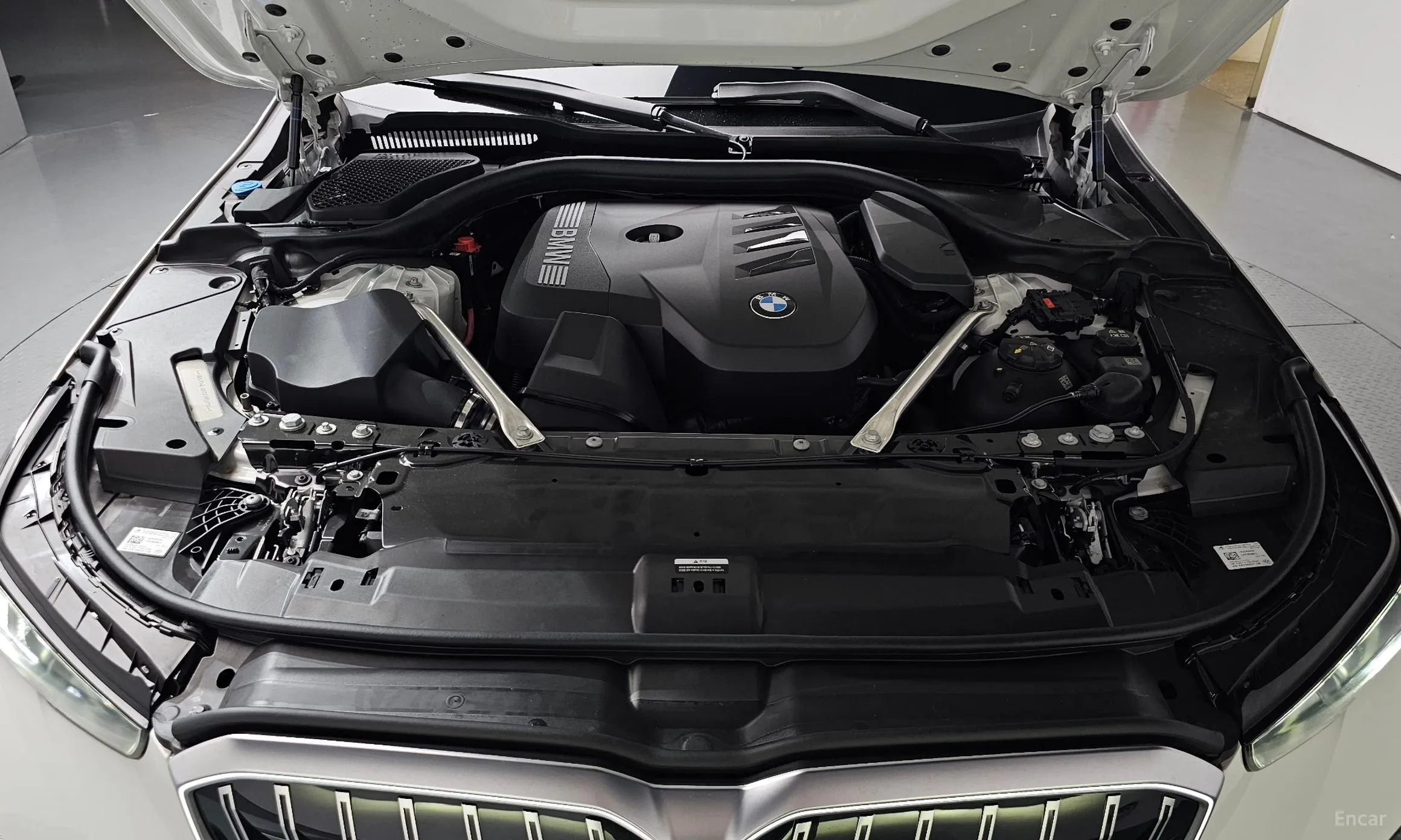 BMW 5 Series (G60) превью 6