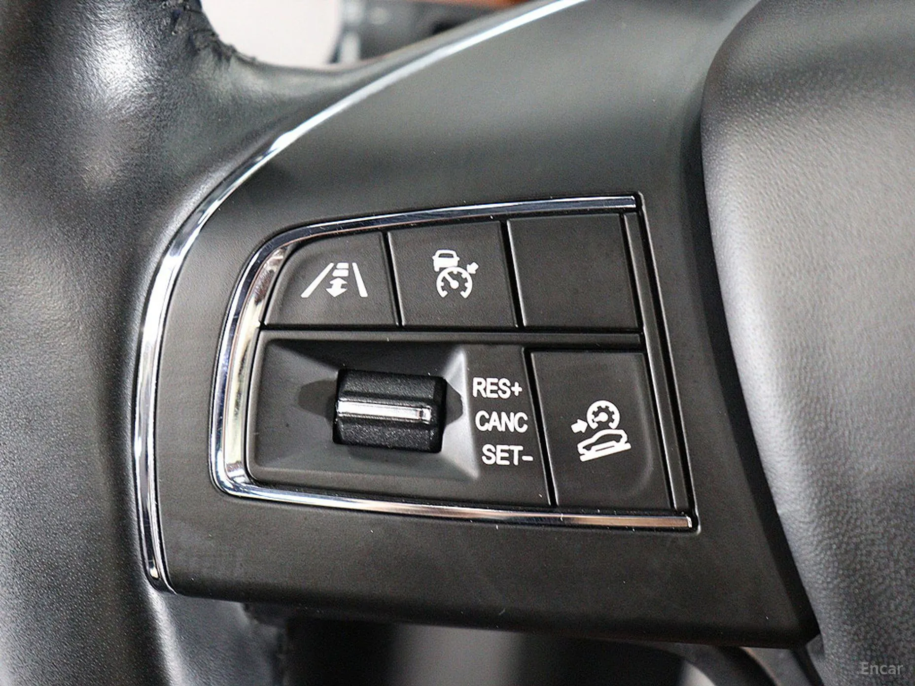 Maserati Levante превью 11