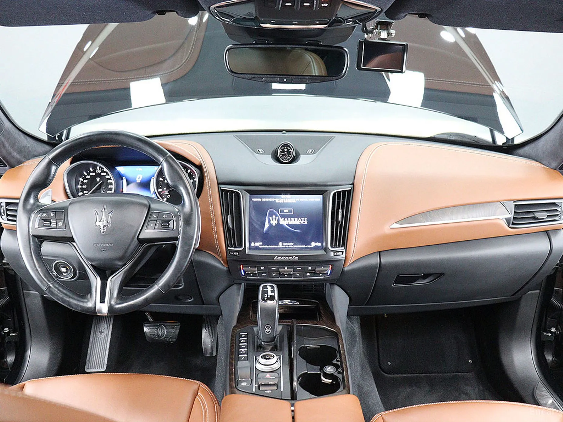 Maserati Levante превью 14