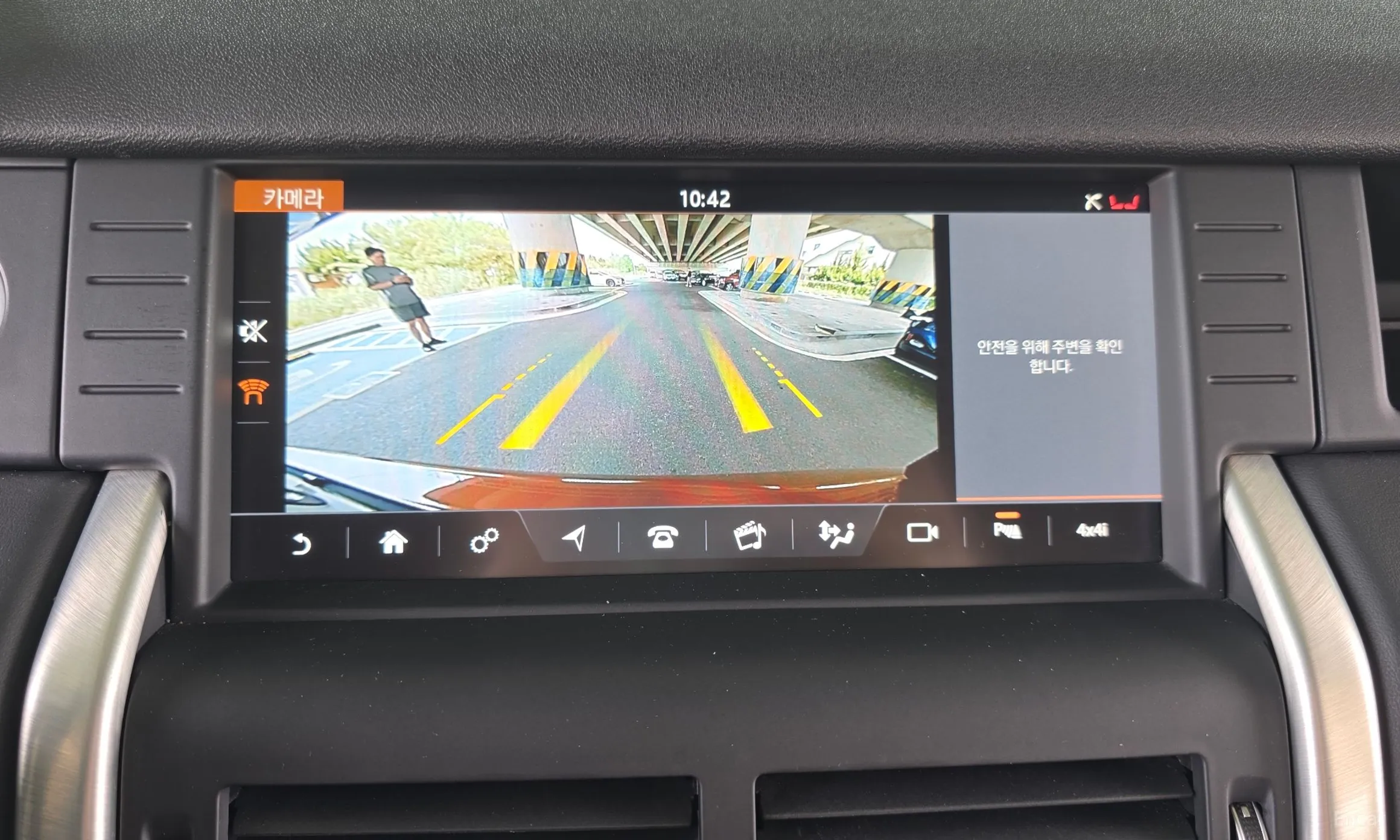 Land Rover Discovery Sports превью 16