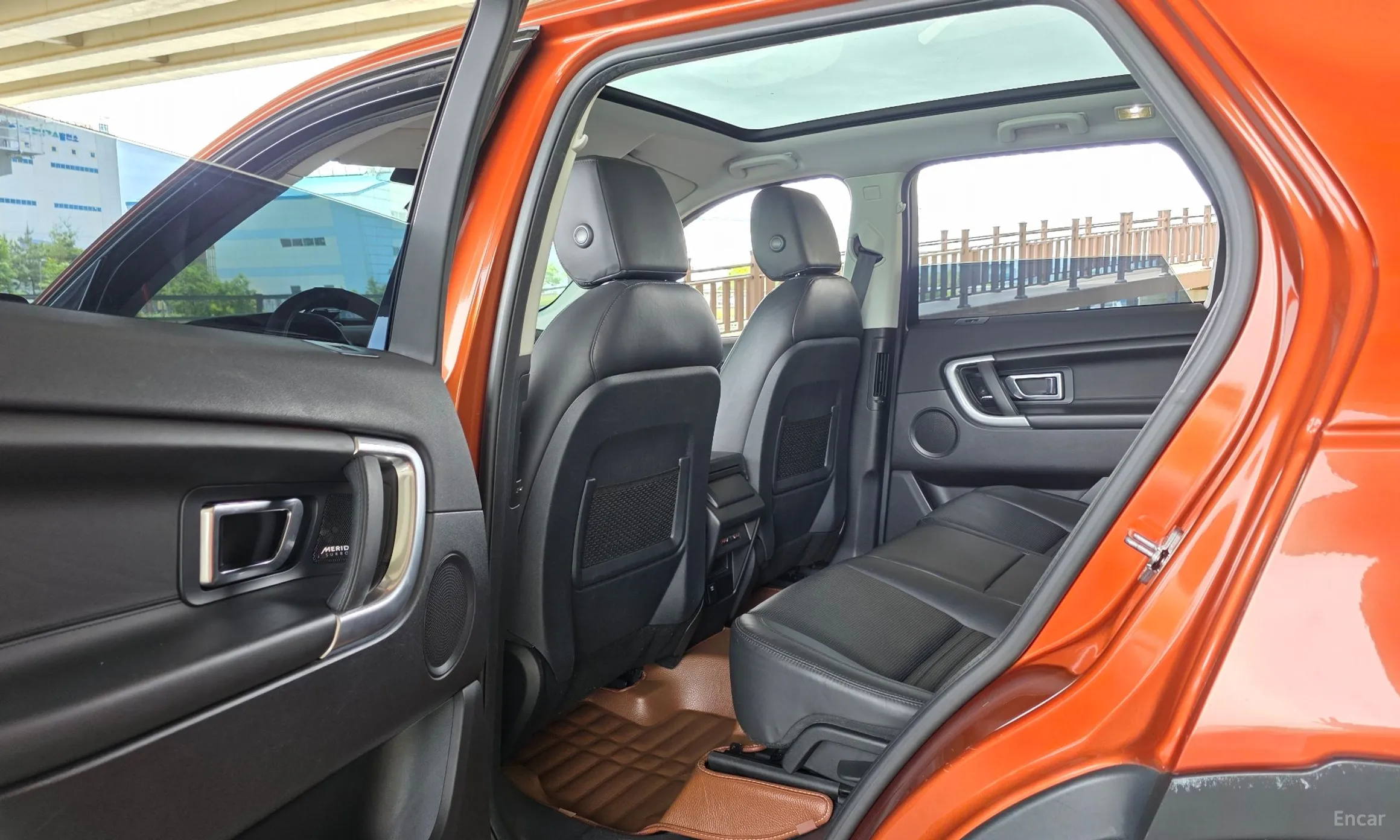 Land Rover Discovery Sports превью 17